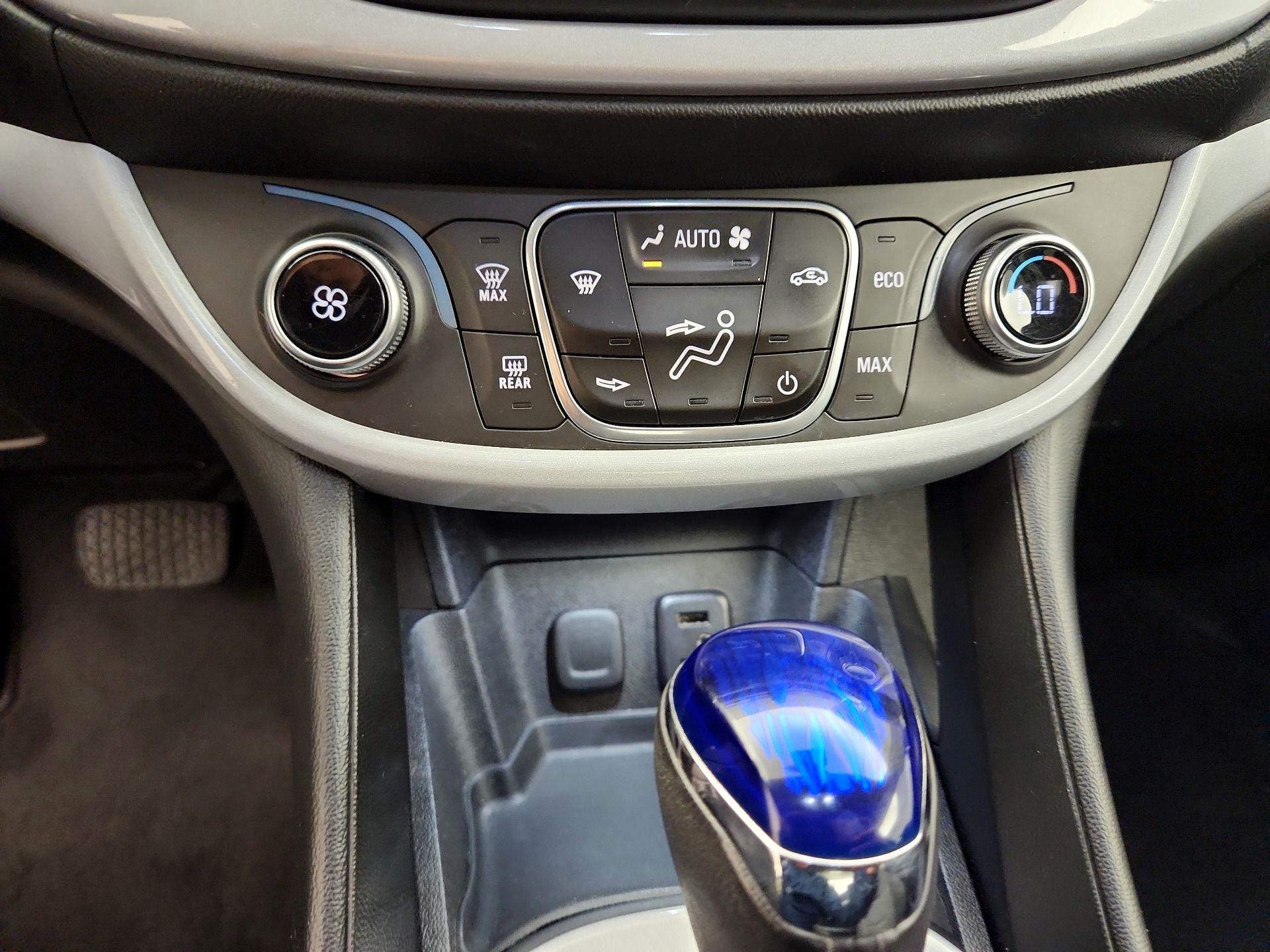 Thumbnail: 2017 Chevrolet Volt - 17