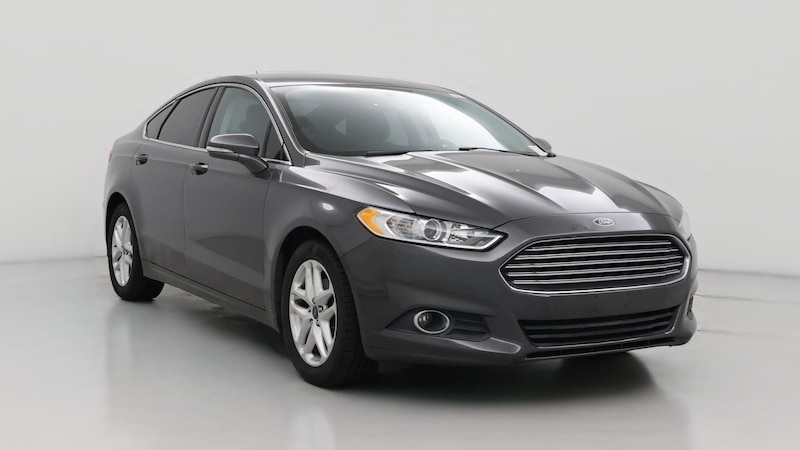 2016 Ford Fusion SE Hero Image