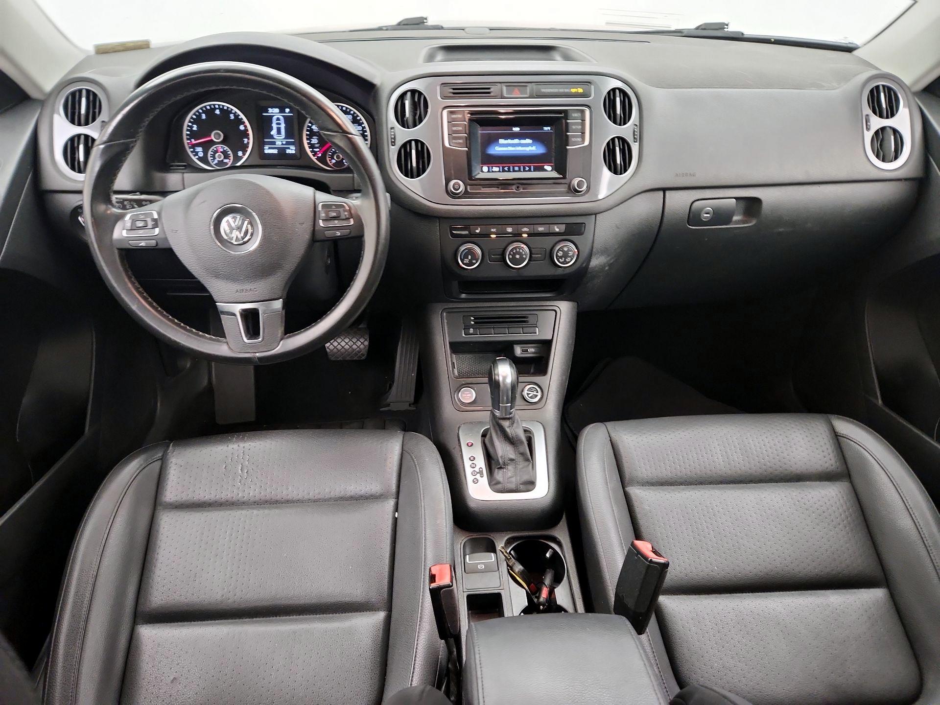 Thumbnail: 2016 Volkswagen Tiguan - 9