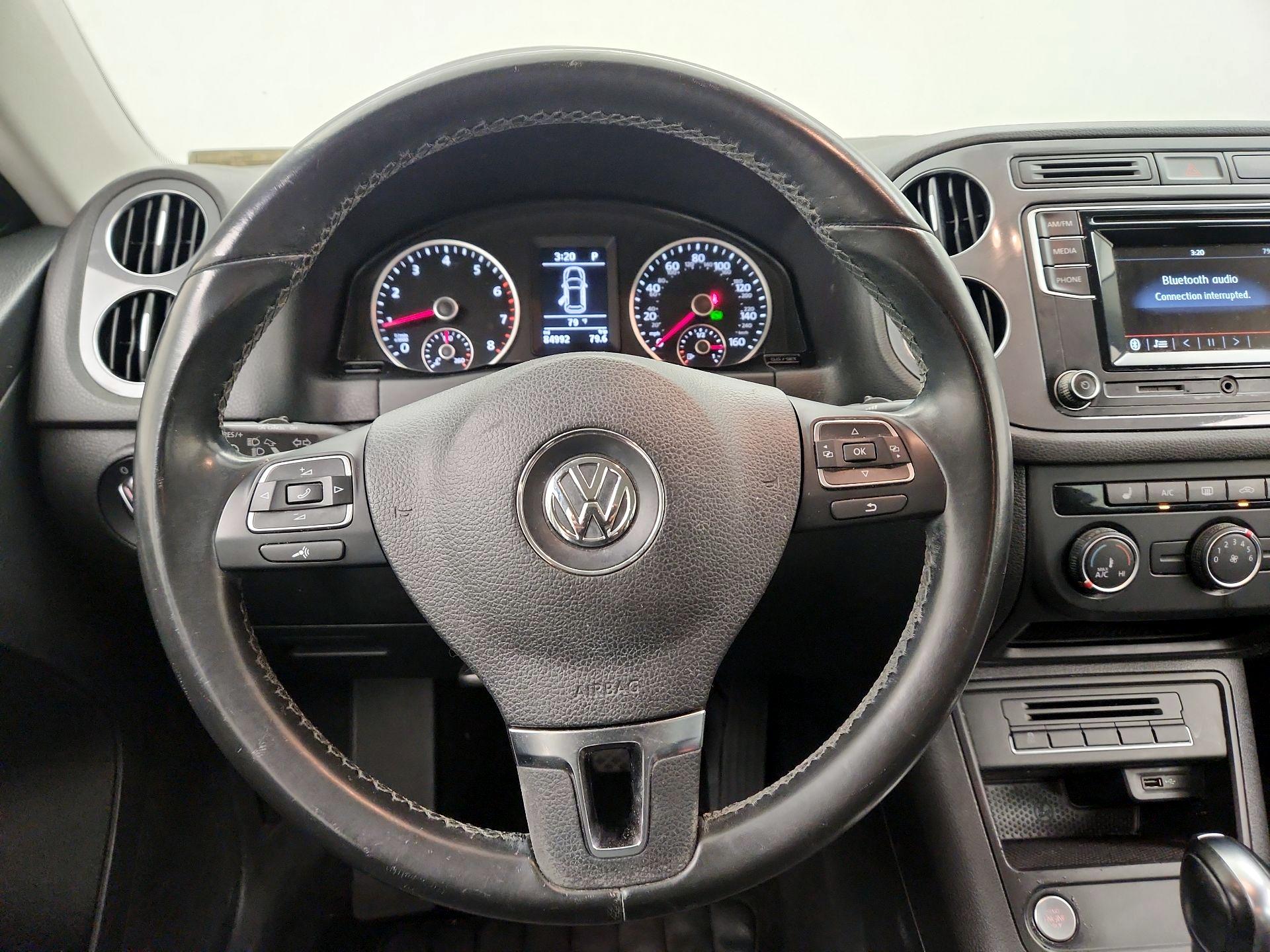 Thumbnail: 2016 Volkswagen Tiguan - 10