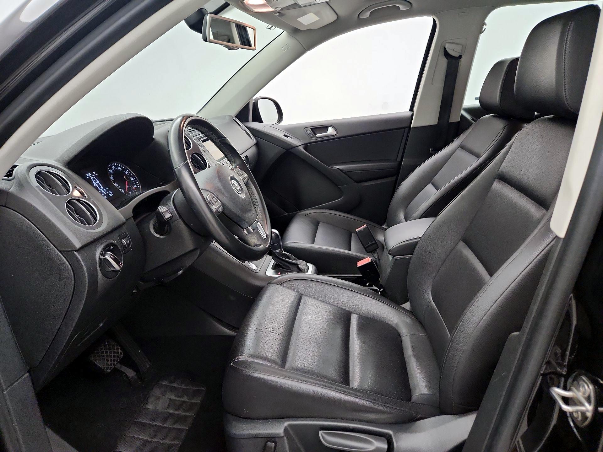 Thumbnail: 2016 Volkswagen Tiguan - 11