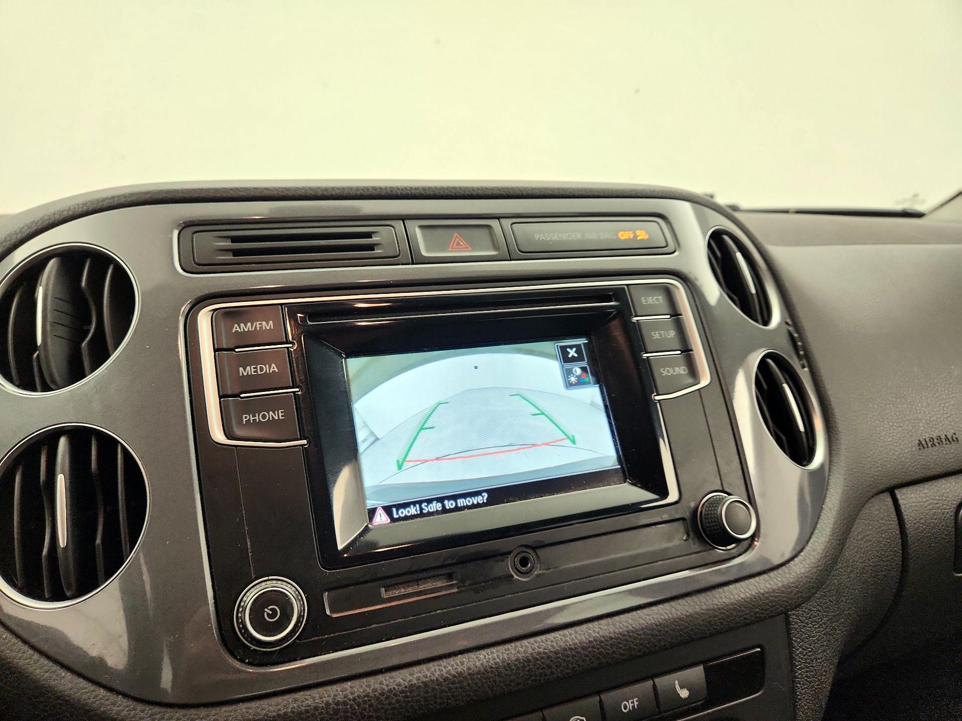 Thumbnail: 2016 Volkswagen Tiguan - 14