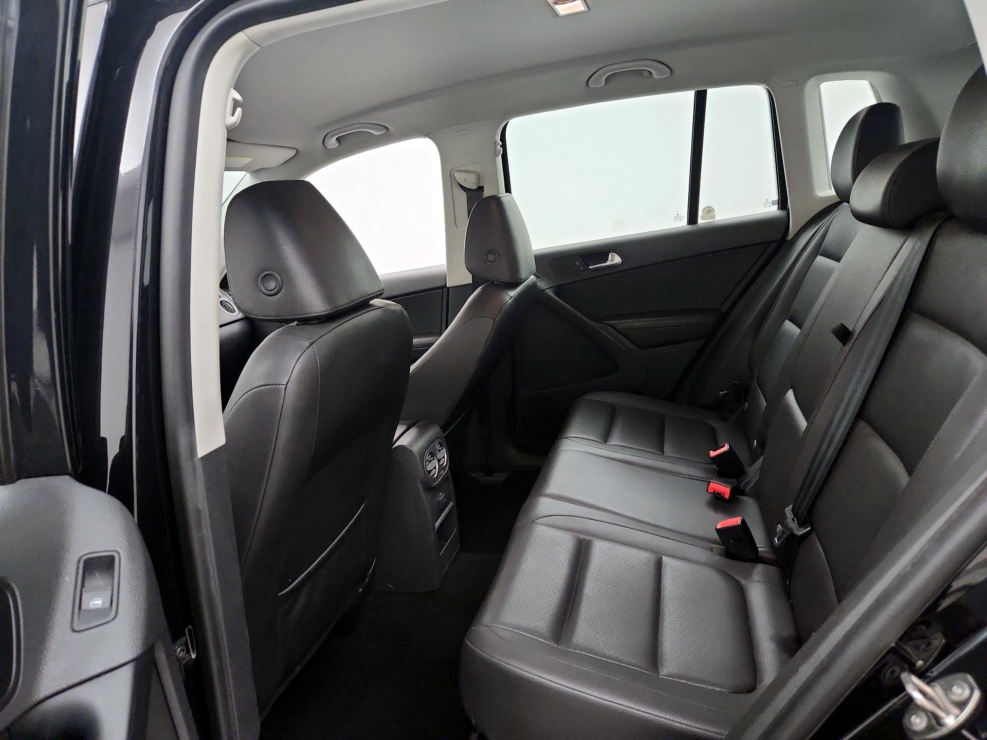 Thumbnail: 2016 Volkswagen Tiguan - 19