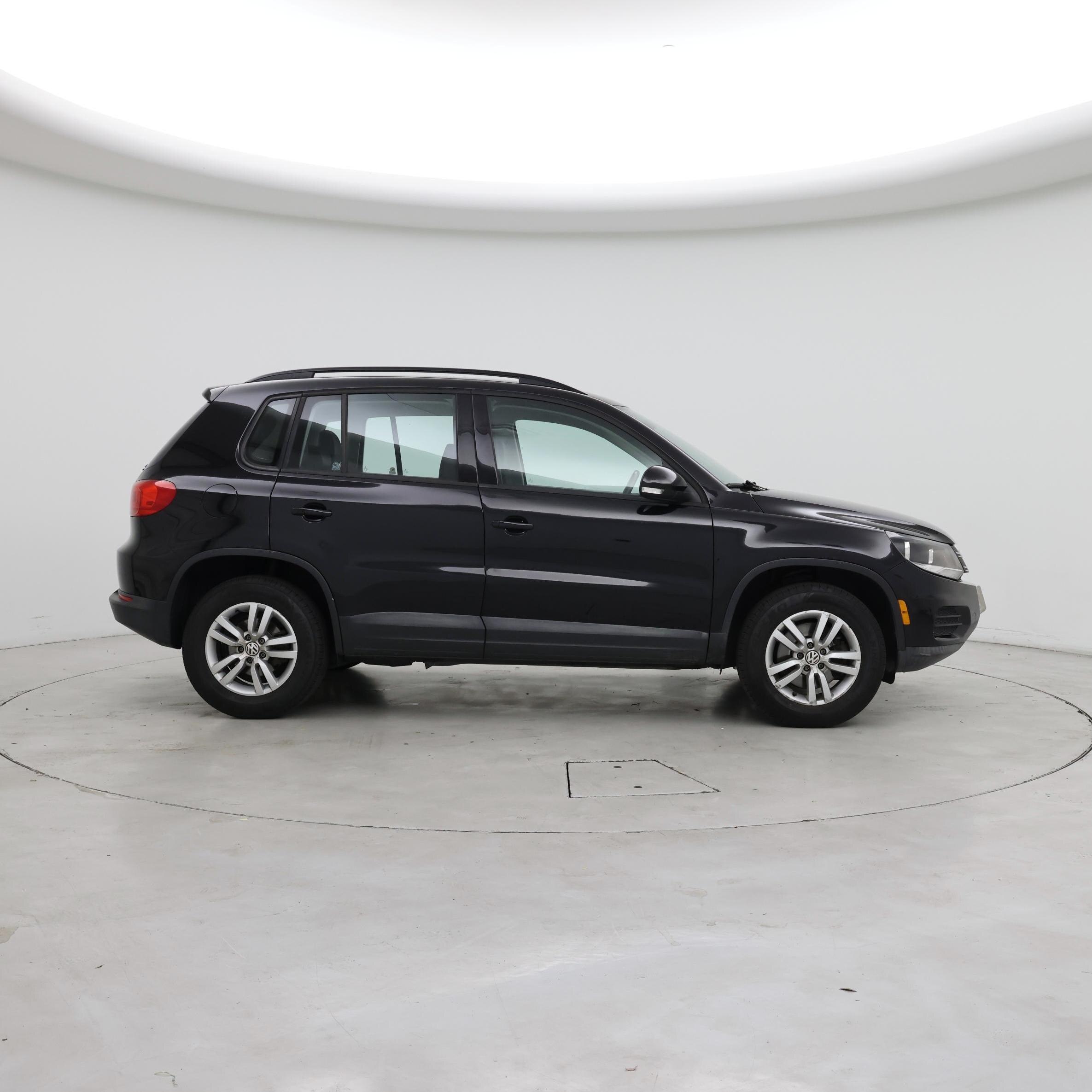 Thumbnail: 2016 Volkswagen Tiguan - 7
