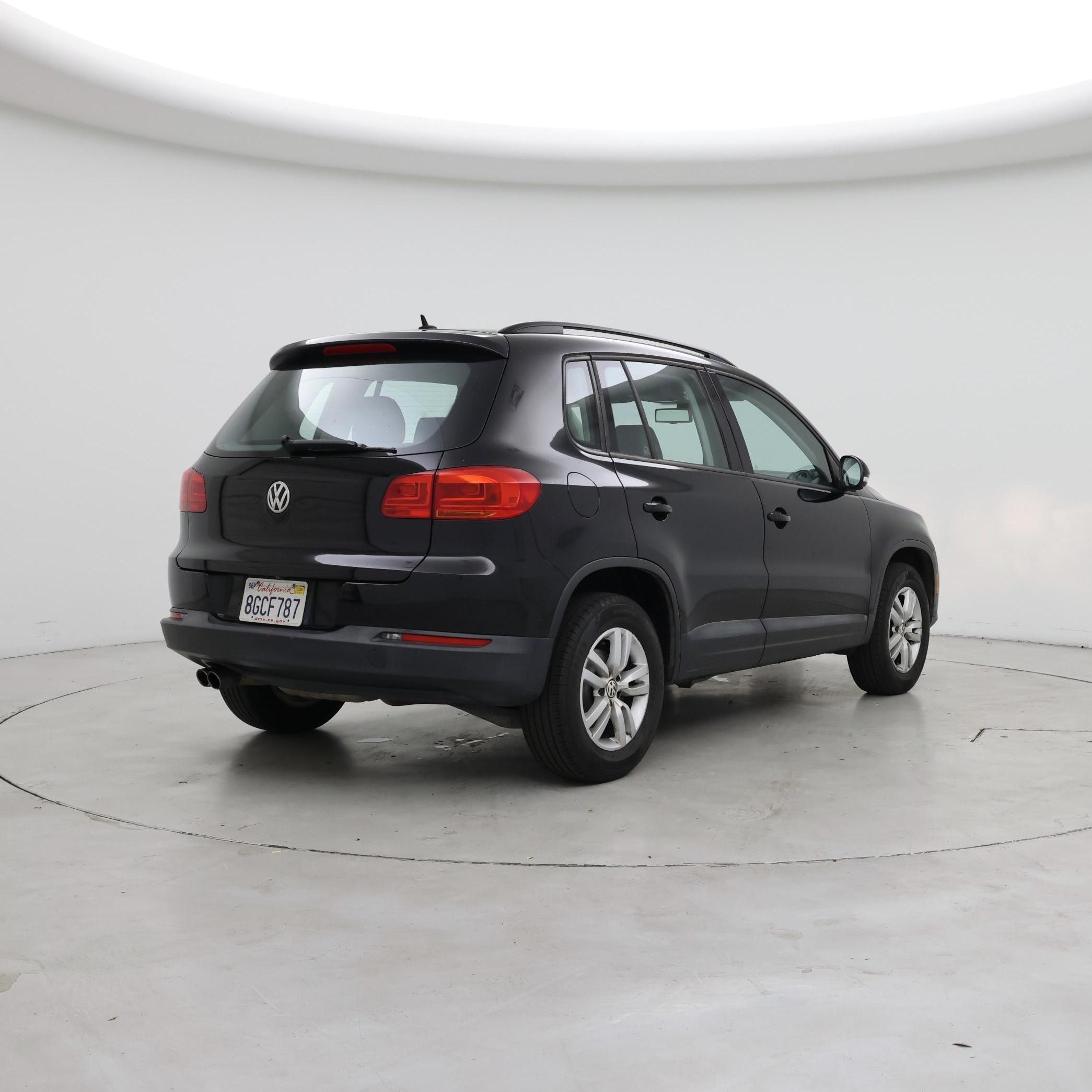 Thumbnail: 2016 Volkswagen Tiguan - 8