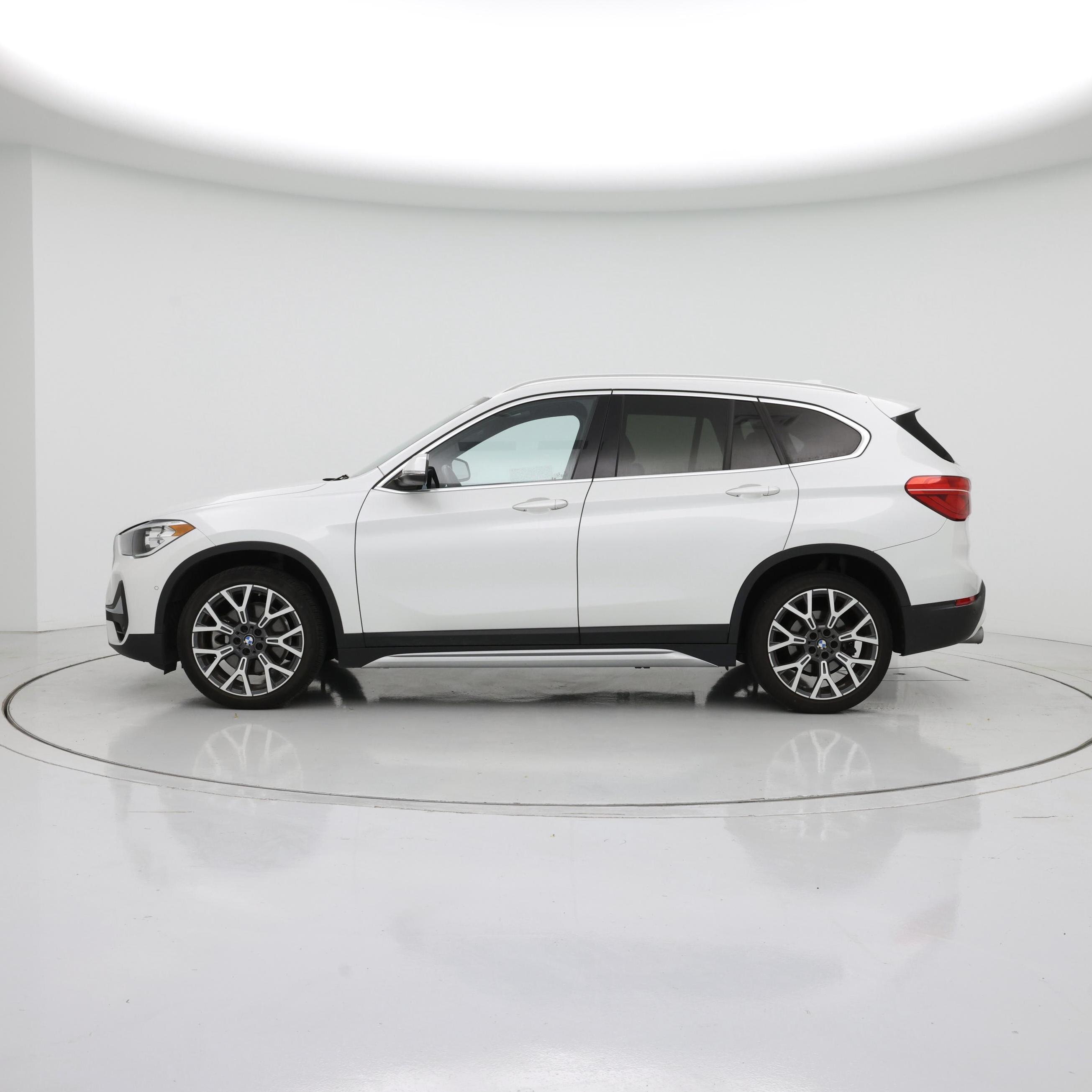 Thumbnail: 2022 BMW X1 - 3