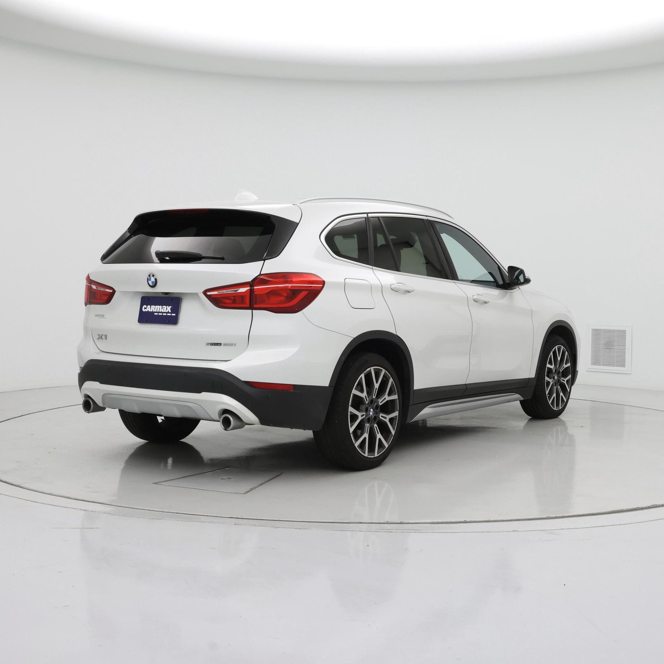 Thumbnail: 2022 BMW X1 - 8