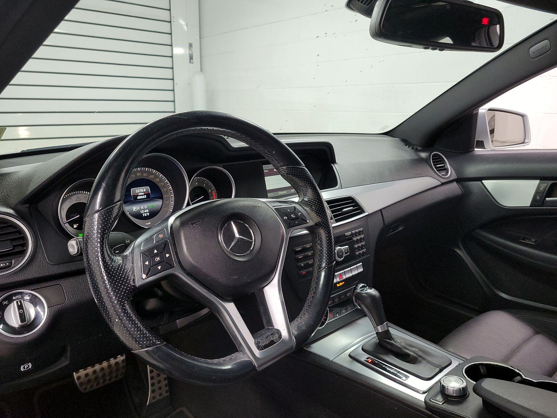 Thumbnail: 2014 Mercedes-Benz C-Class - 9