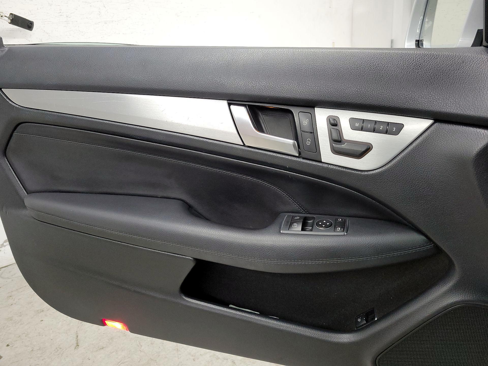 Thumbnail: 2014 Mercedes-Benz C-Class - 12