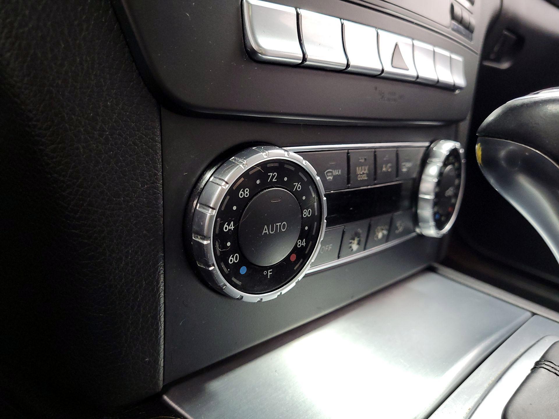 Thumbnail: 2014 Mercedes-Benz C-Class - 15