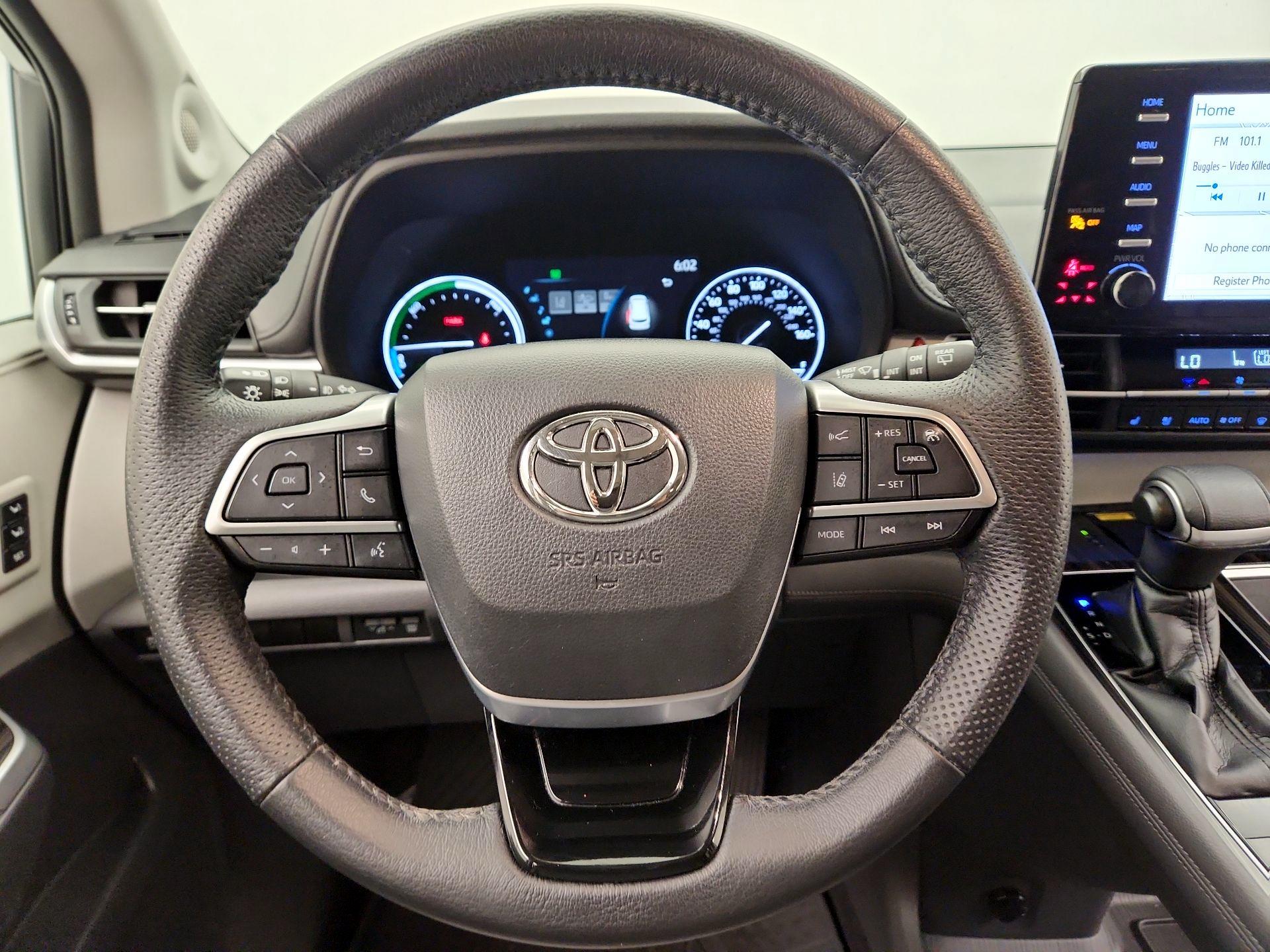 Thumbnail: 2021 Toyota Sienna - 10