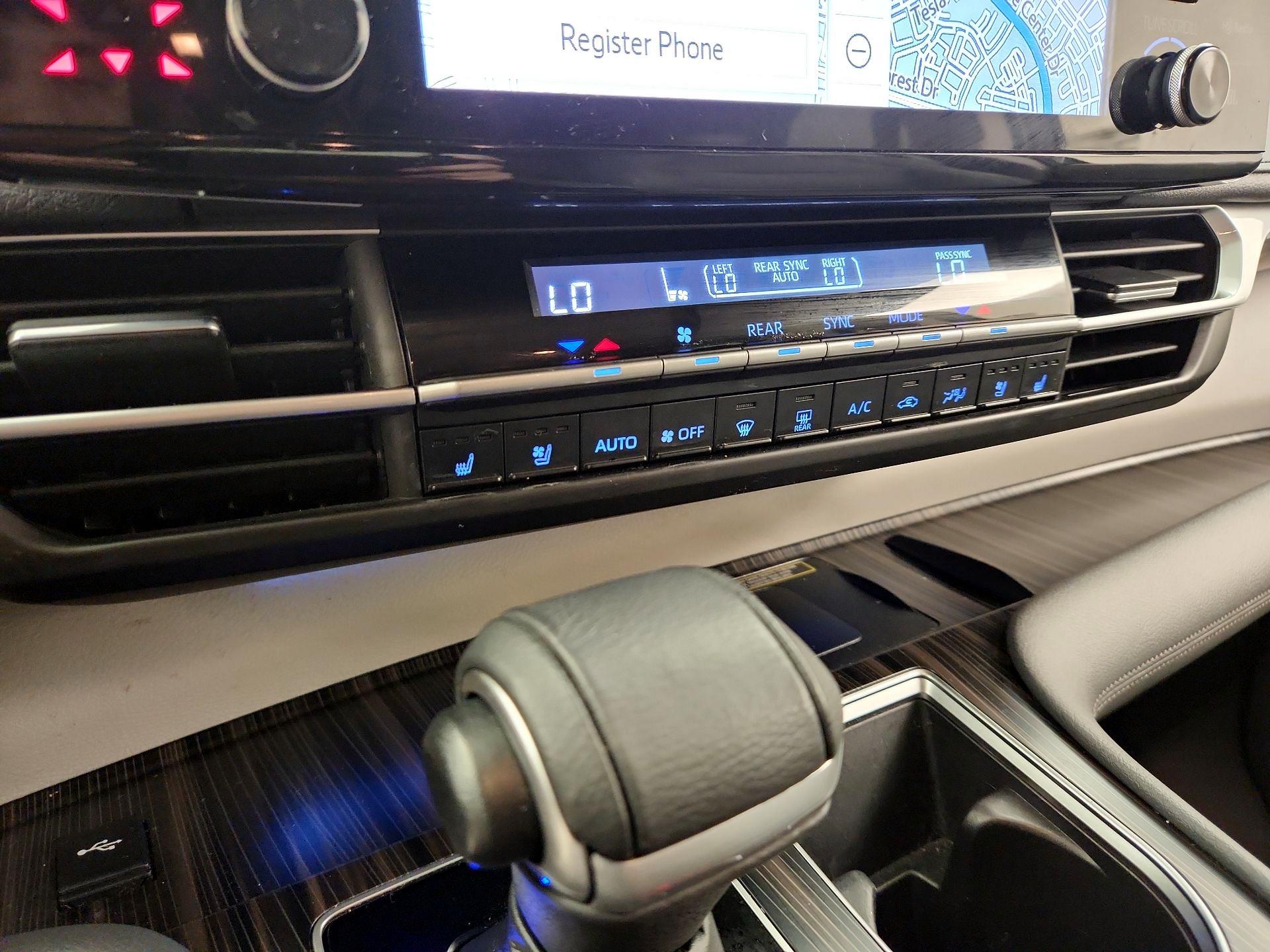 Thumbnail: 2021 Toyota Sienna - 17