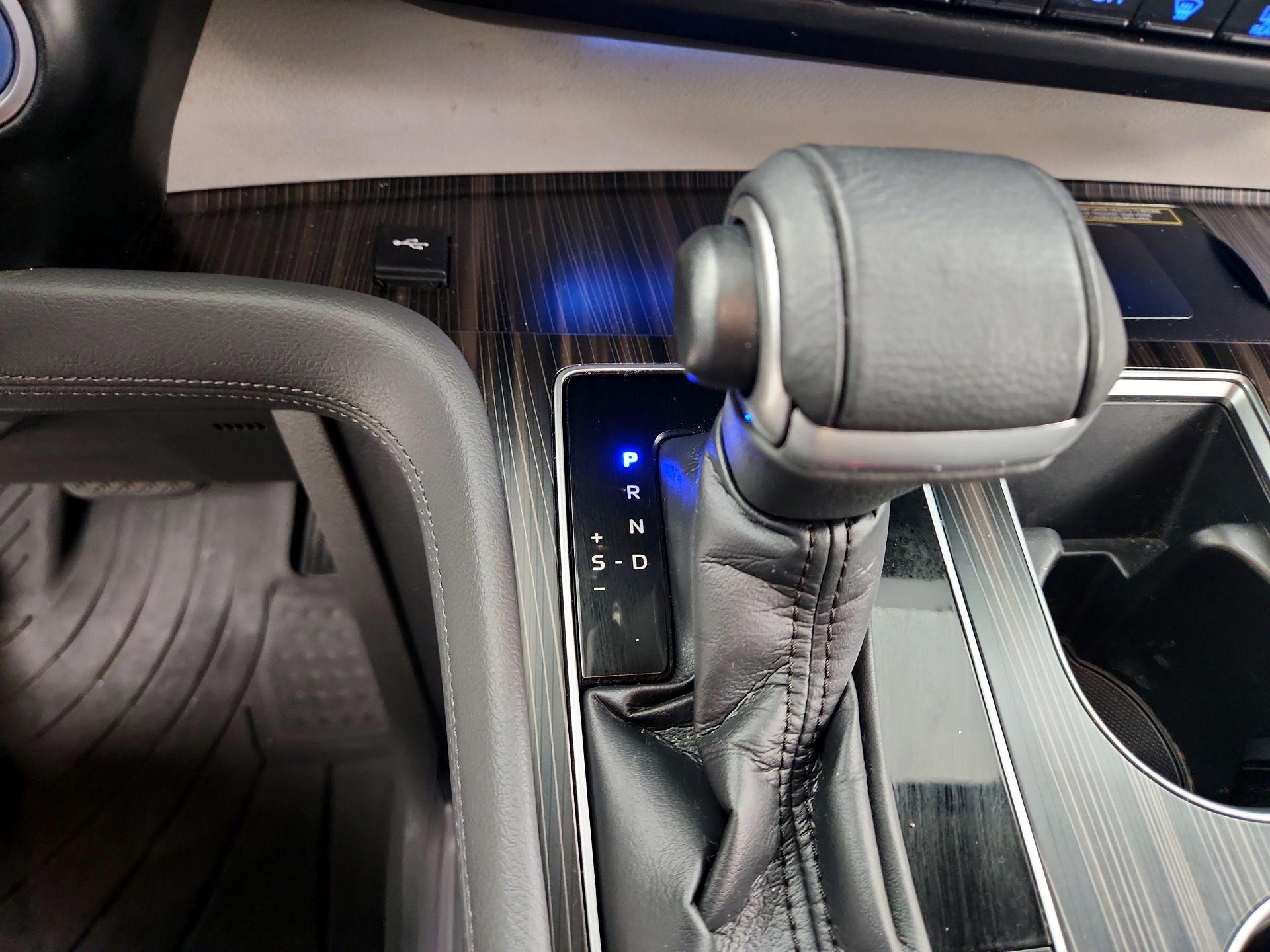 Thumbnail: 2021 Toyota Sienna - 18