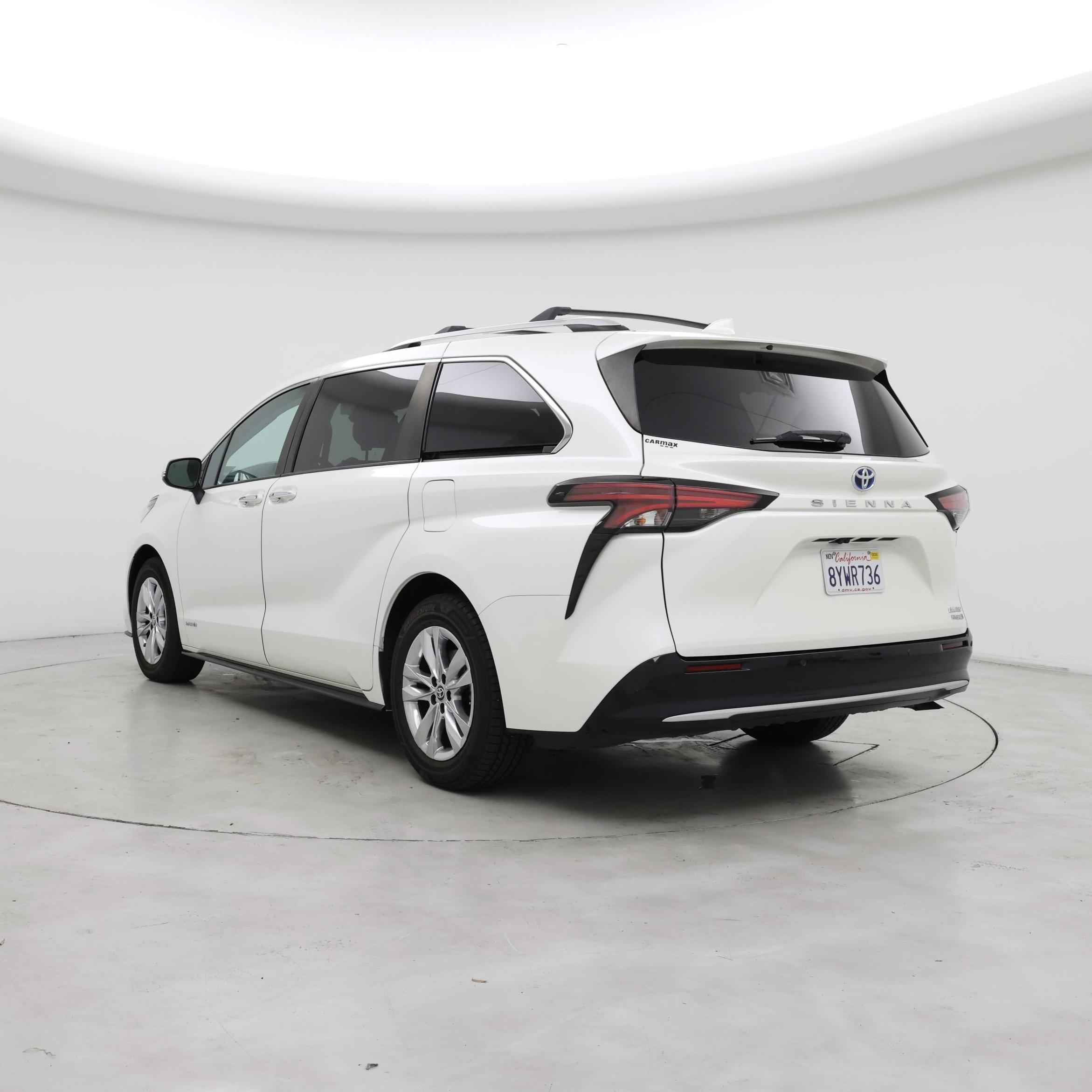 Thumbnail: 2021 Toyota Sienna - 2