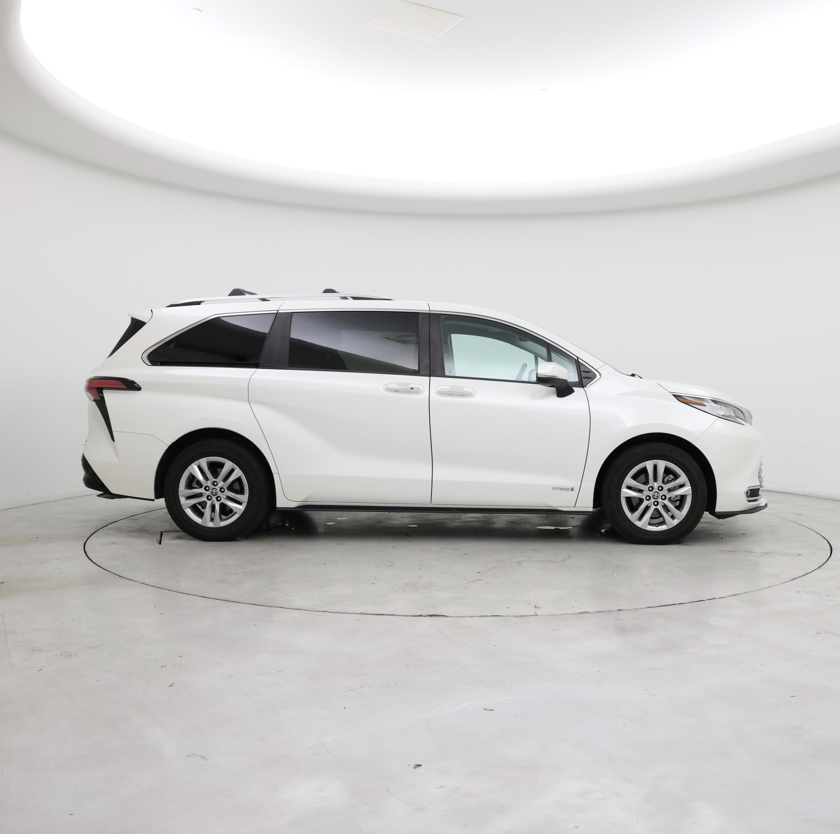 Thumbnail: 2021 Toyota Sienna - 7