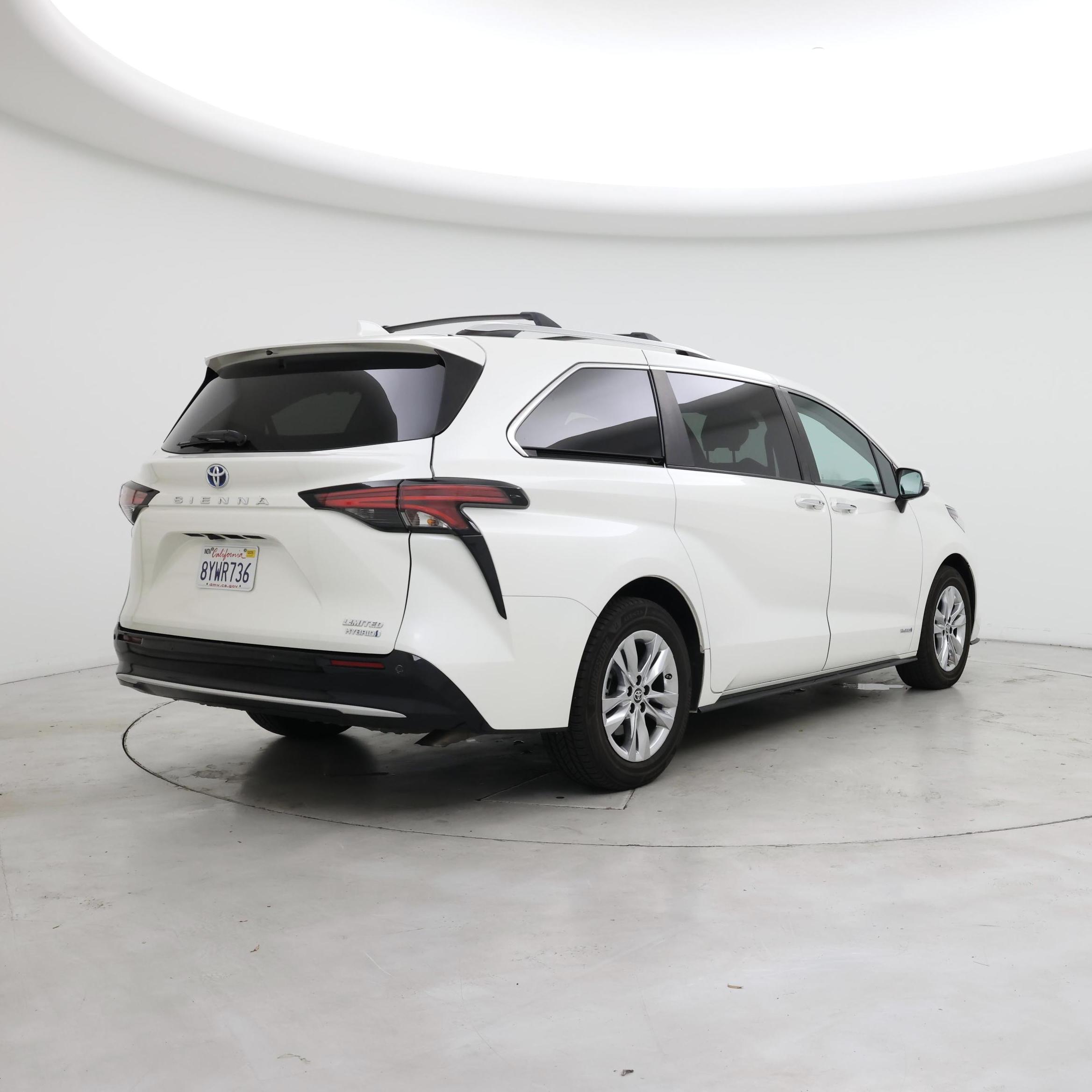 Thumbnail: 2021 Toyota Sienna - 8
