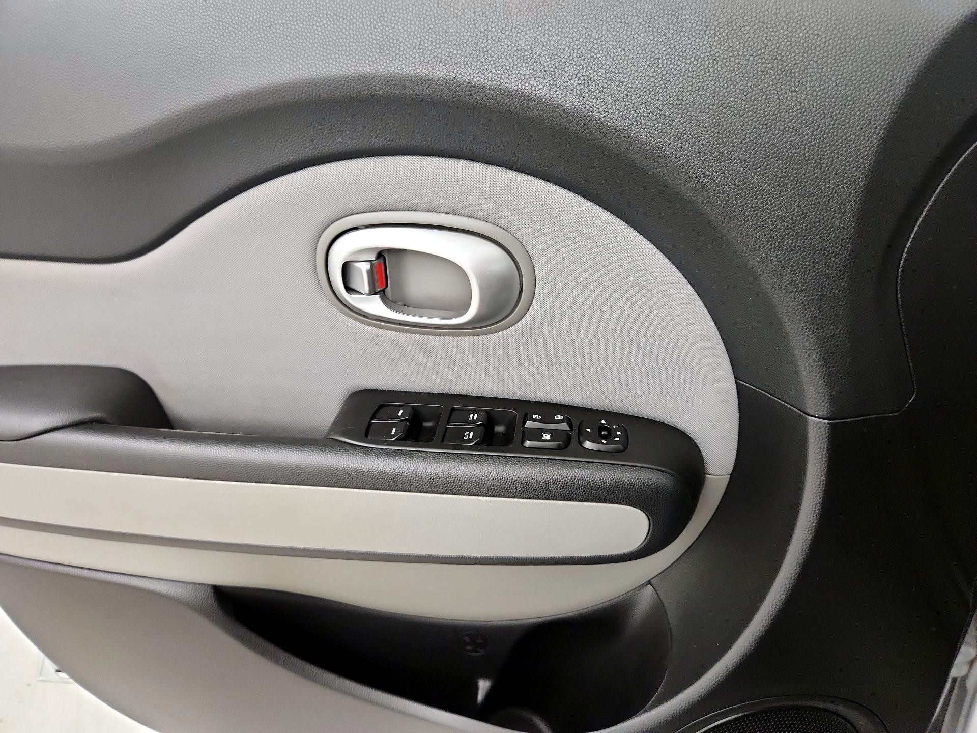 Thumbnail: 2015 Kia Soul - 12