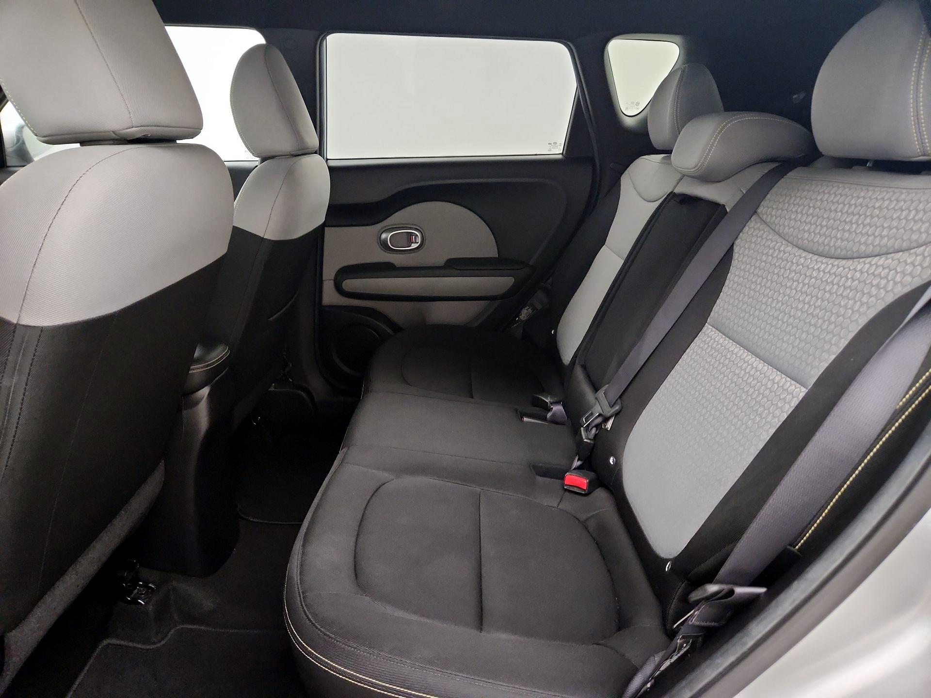 Thumbnail: 2015 Kia Soul - 18