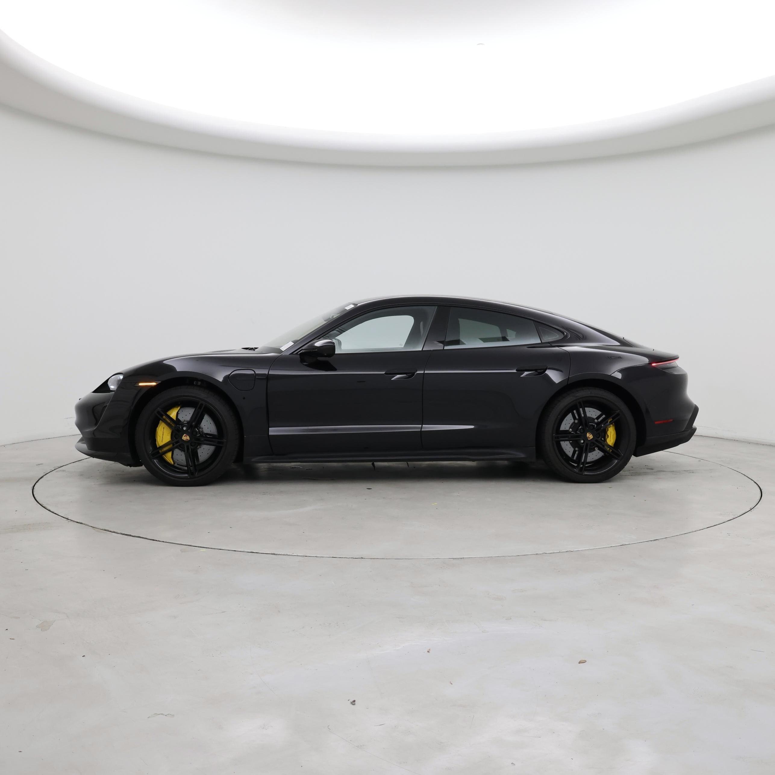 Thumbnail: 2020 Porsche Taycan - 3