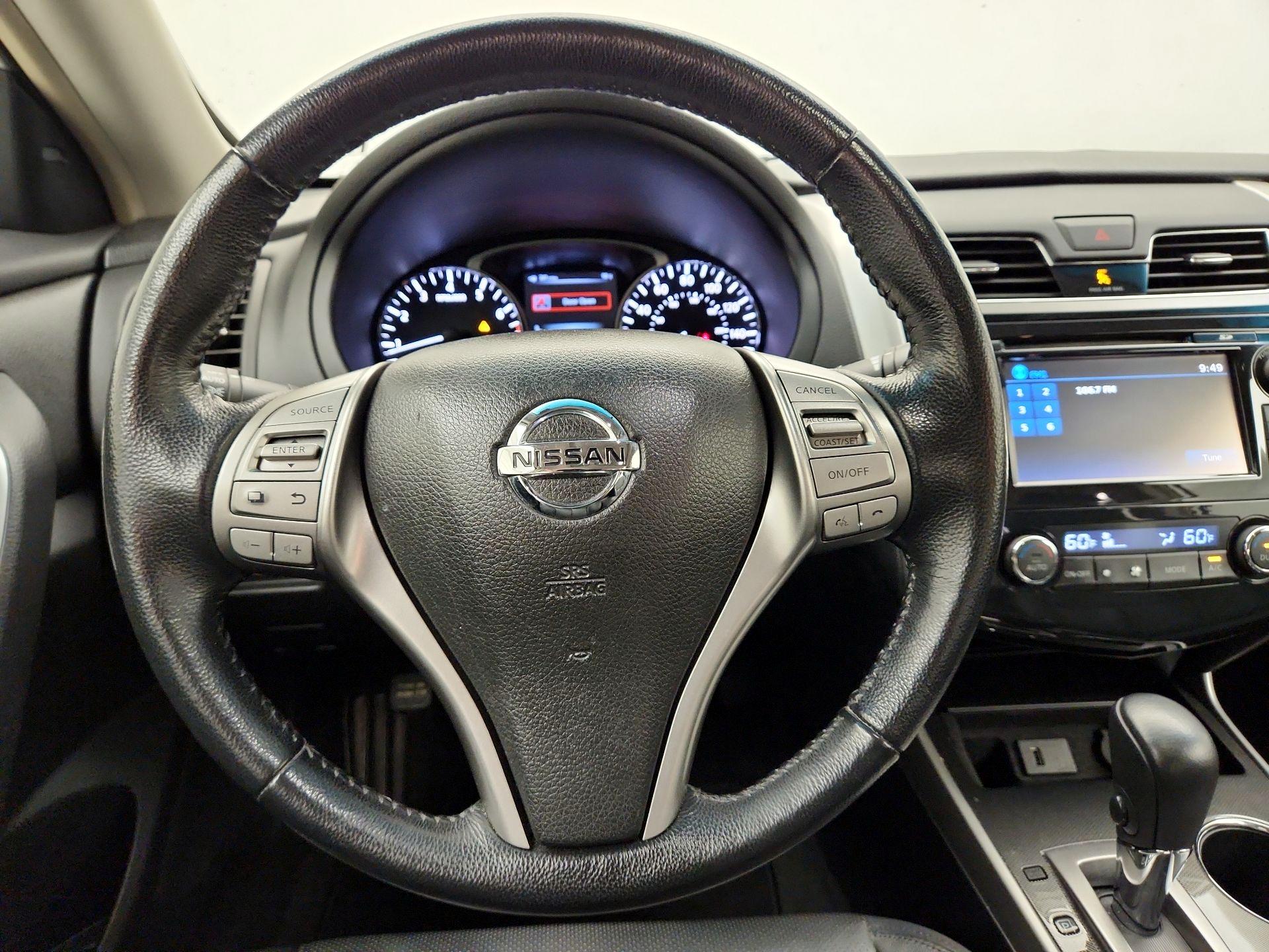Thumbnail: 2013 Nissan Altima - 10