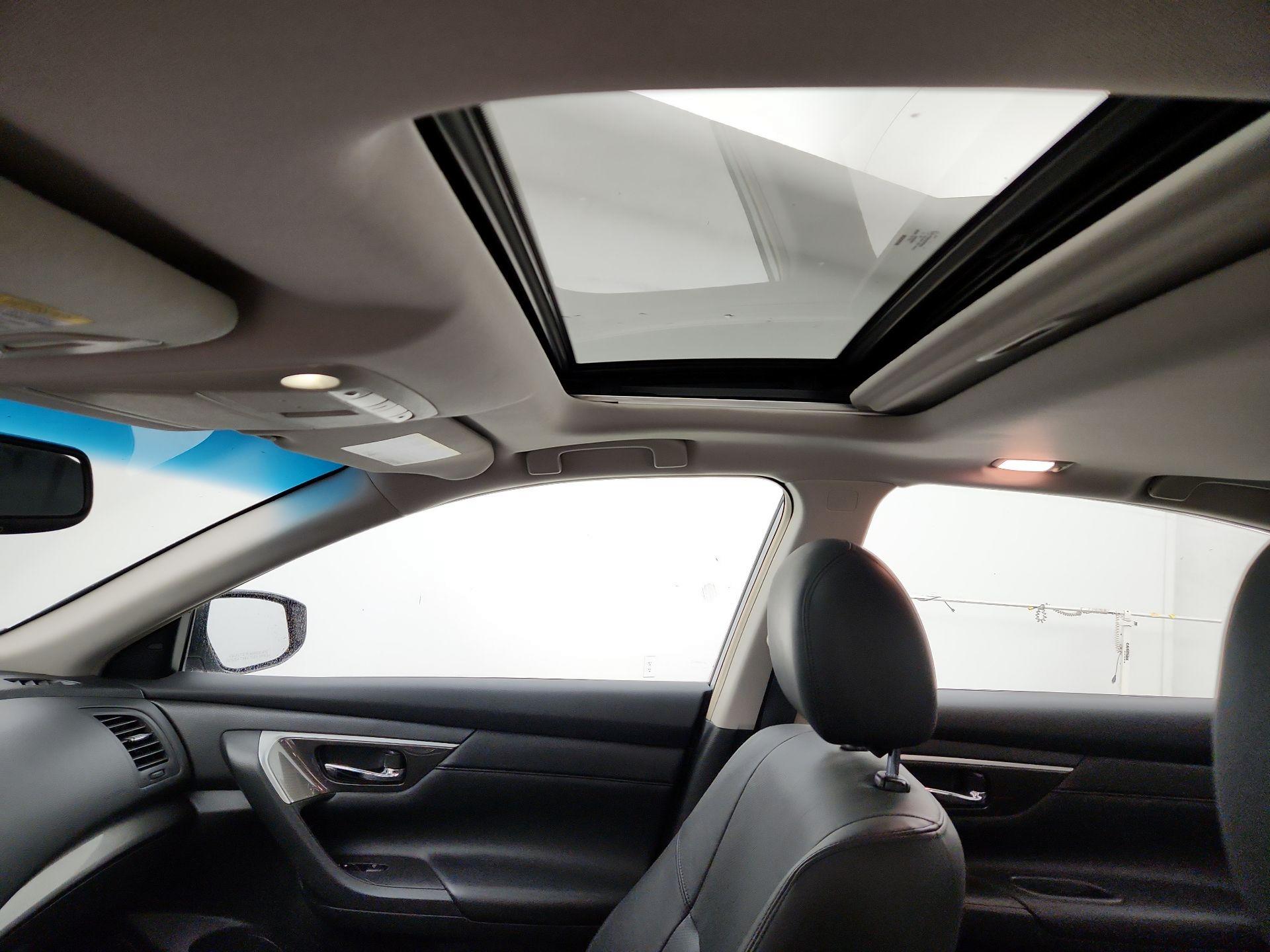 Thumbnail: 2013 Nissan Altima - 19
