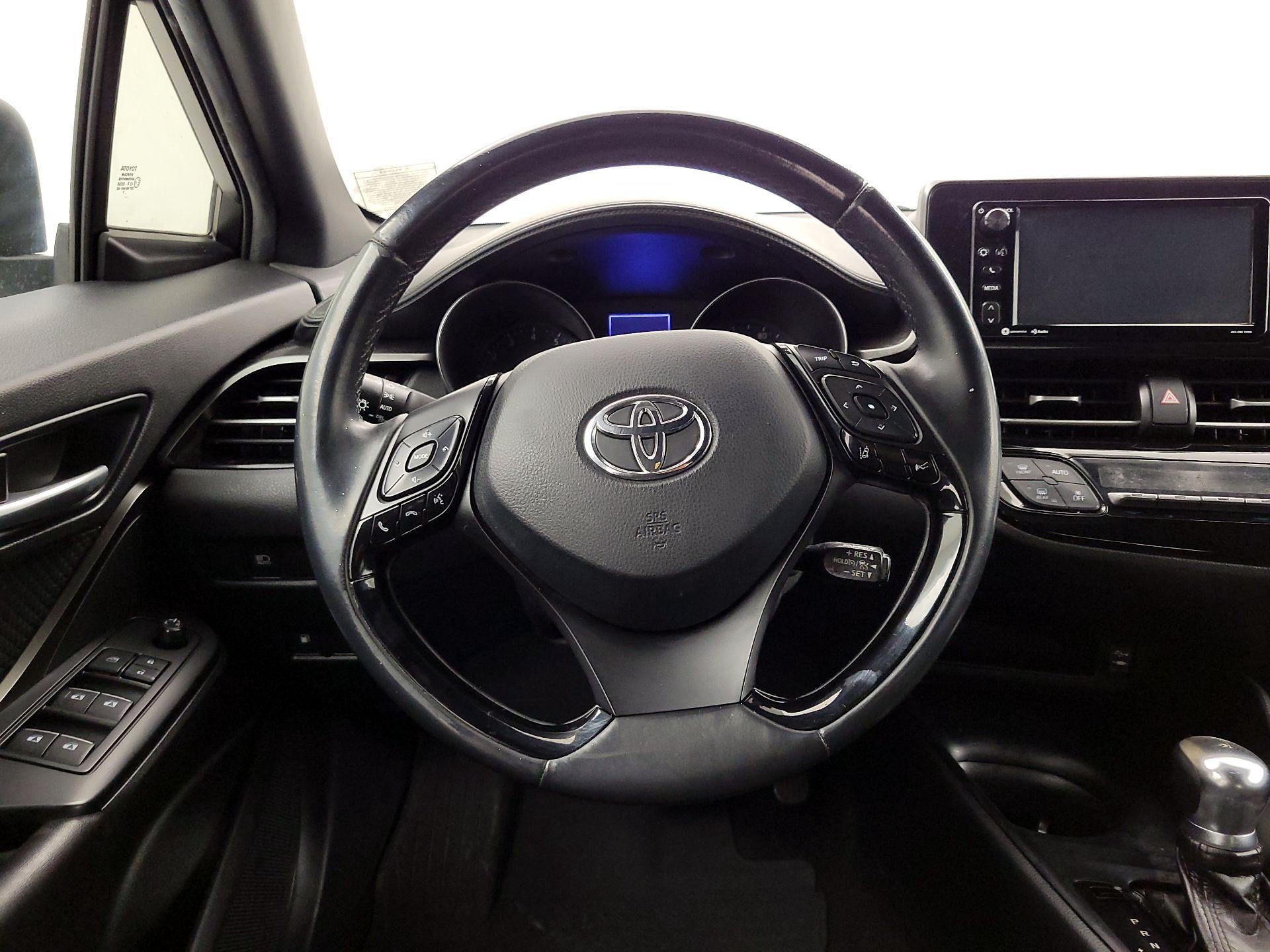 Thumbnail: 2018 Toyota C-HR - 10