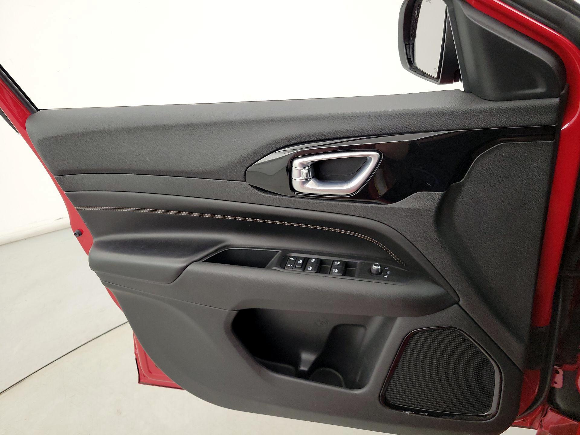 Thumbnail: 2022 Jeep Compass - 12
