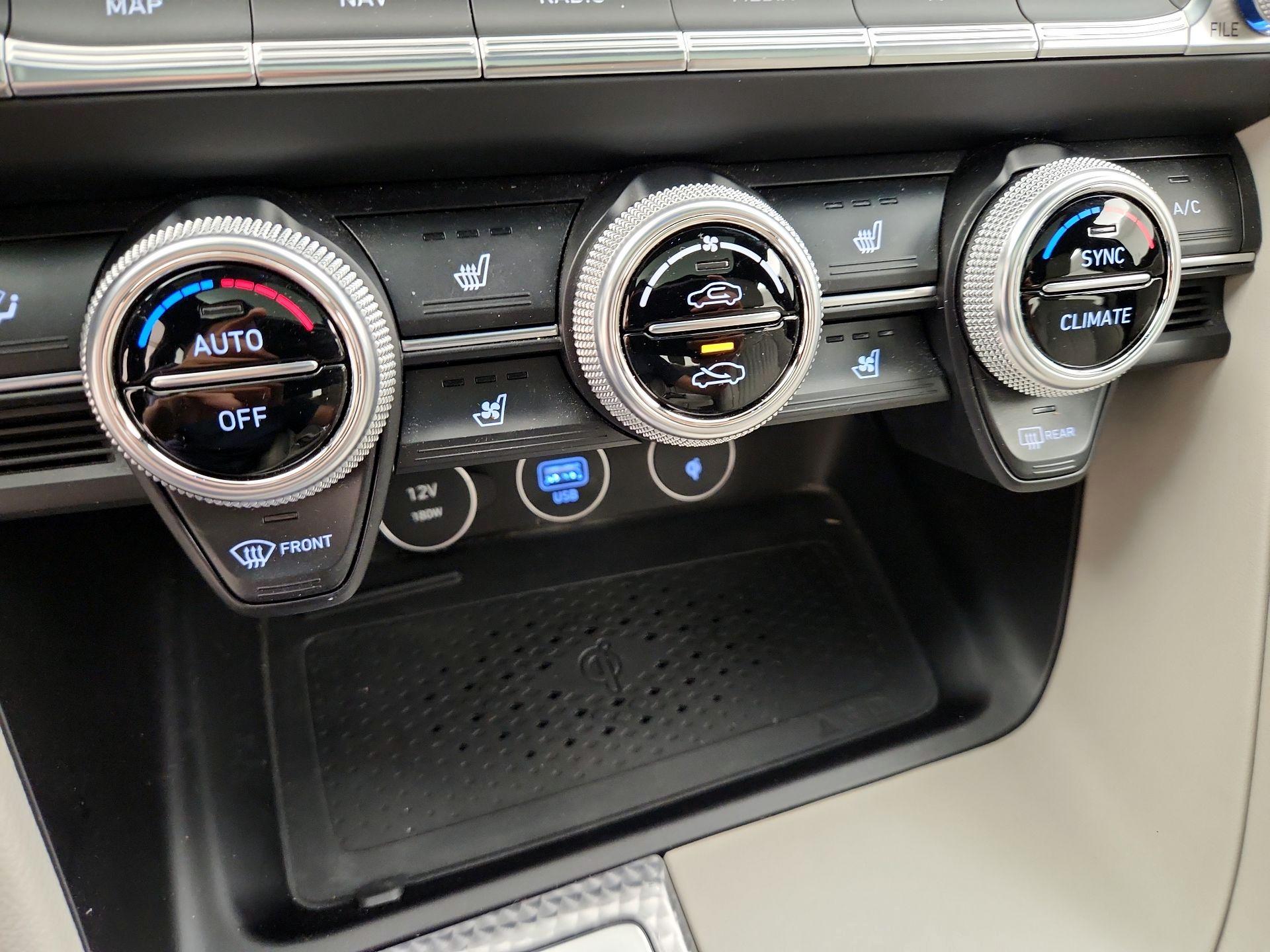 Thumbnail: 2023 Genesis G70 - 17