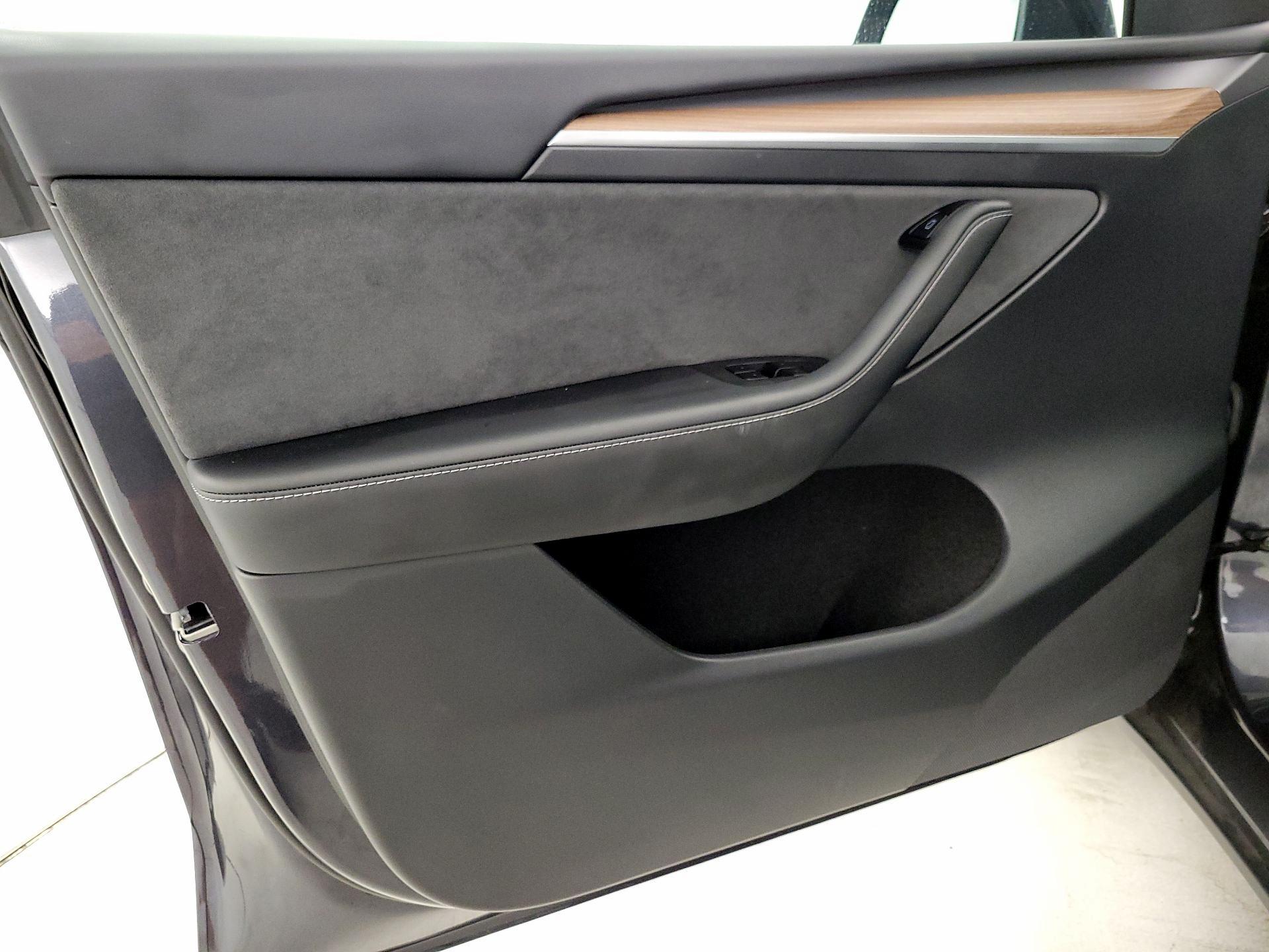 Thumbnail: 2025 Tesla Model Y - 12