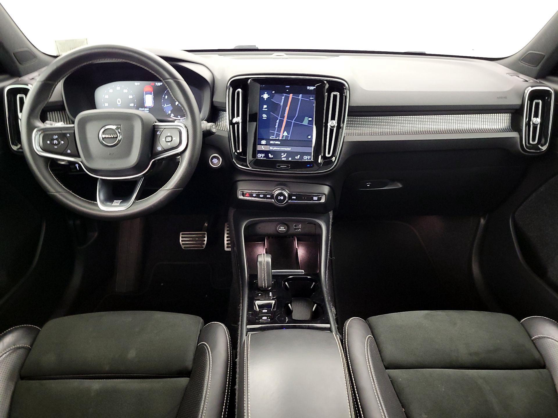 Thumbnail: 2020 Volvo XC40 - 9
