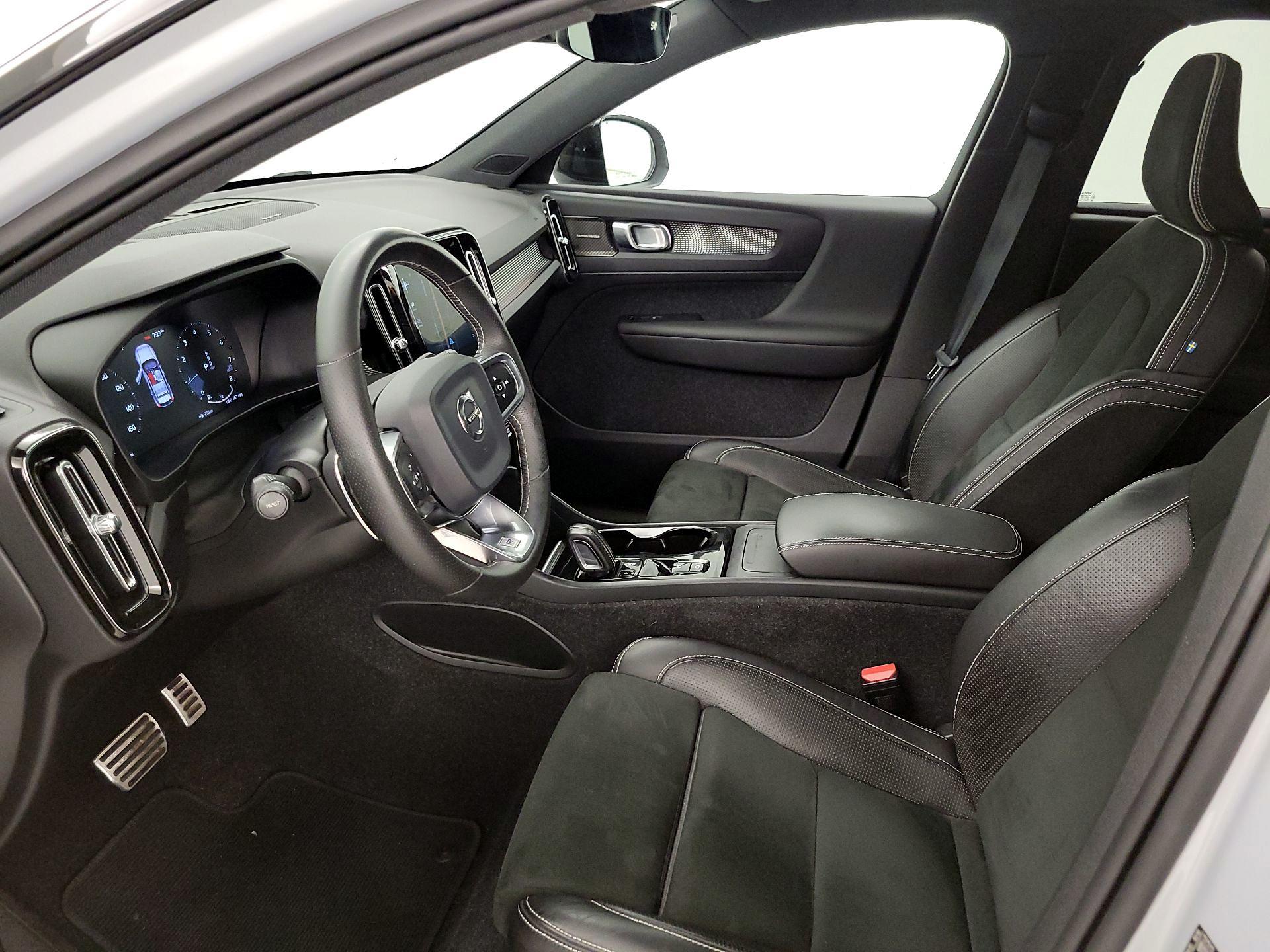Thumbnail: 2020 Volvo XC40 - 11