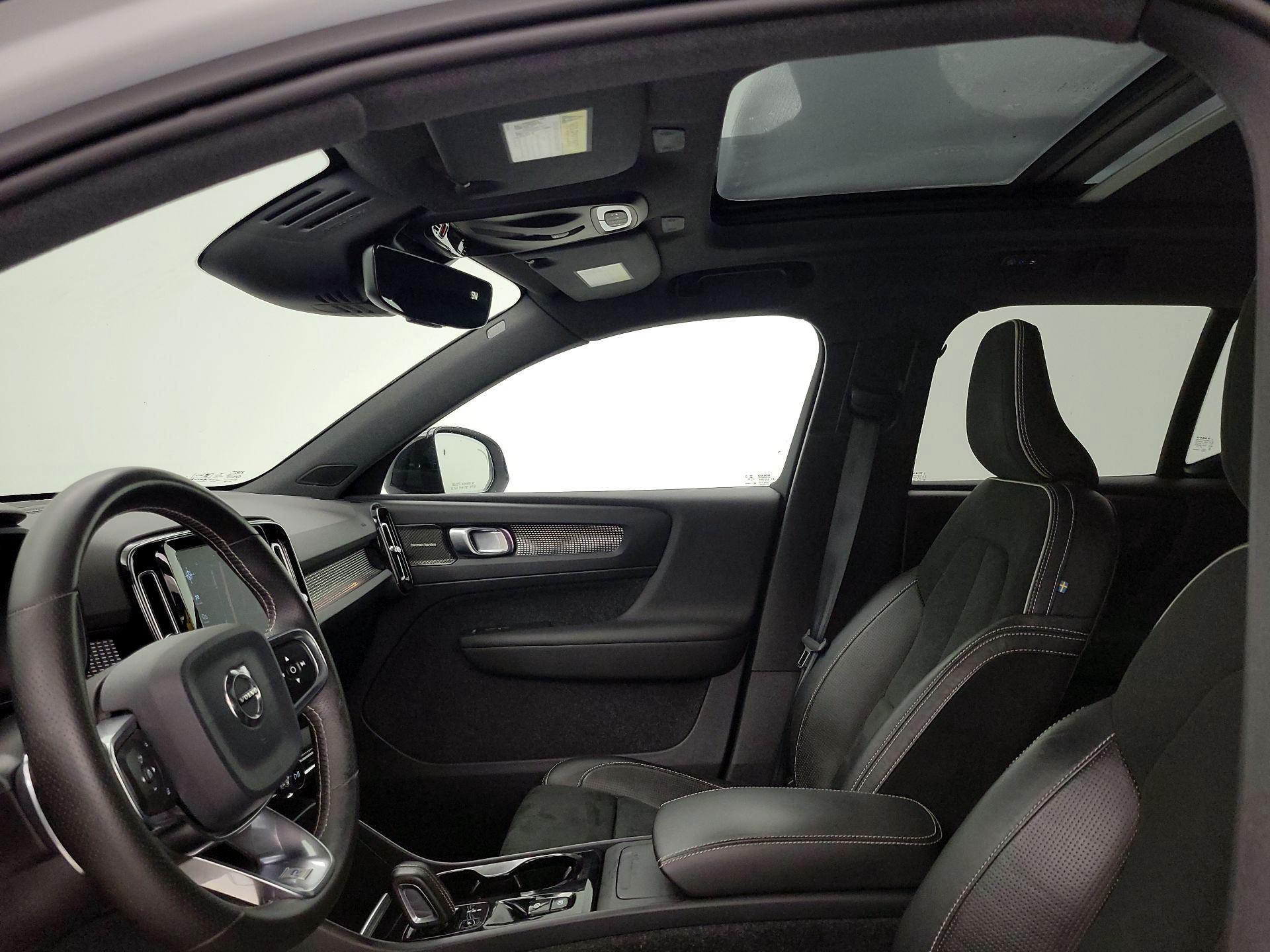 Thumbnail: 2020 Volvo XC40 - 20