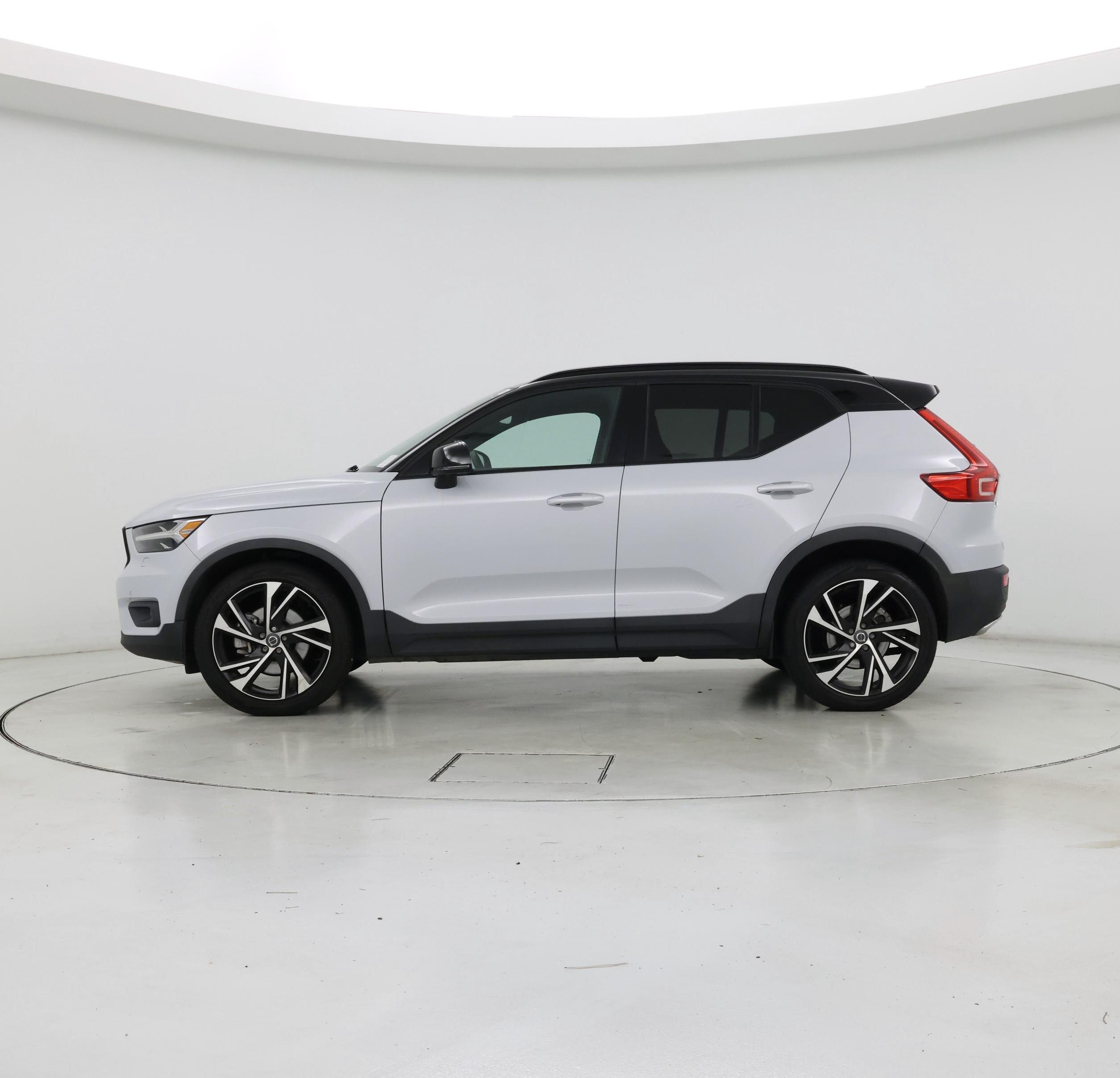 Thumbnail: 2020 Volvo XC40 - 3
