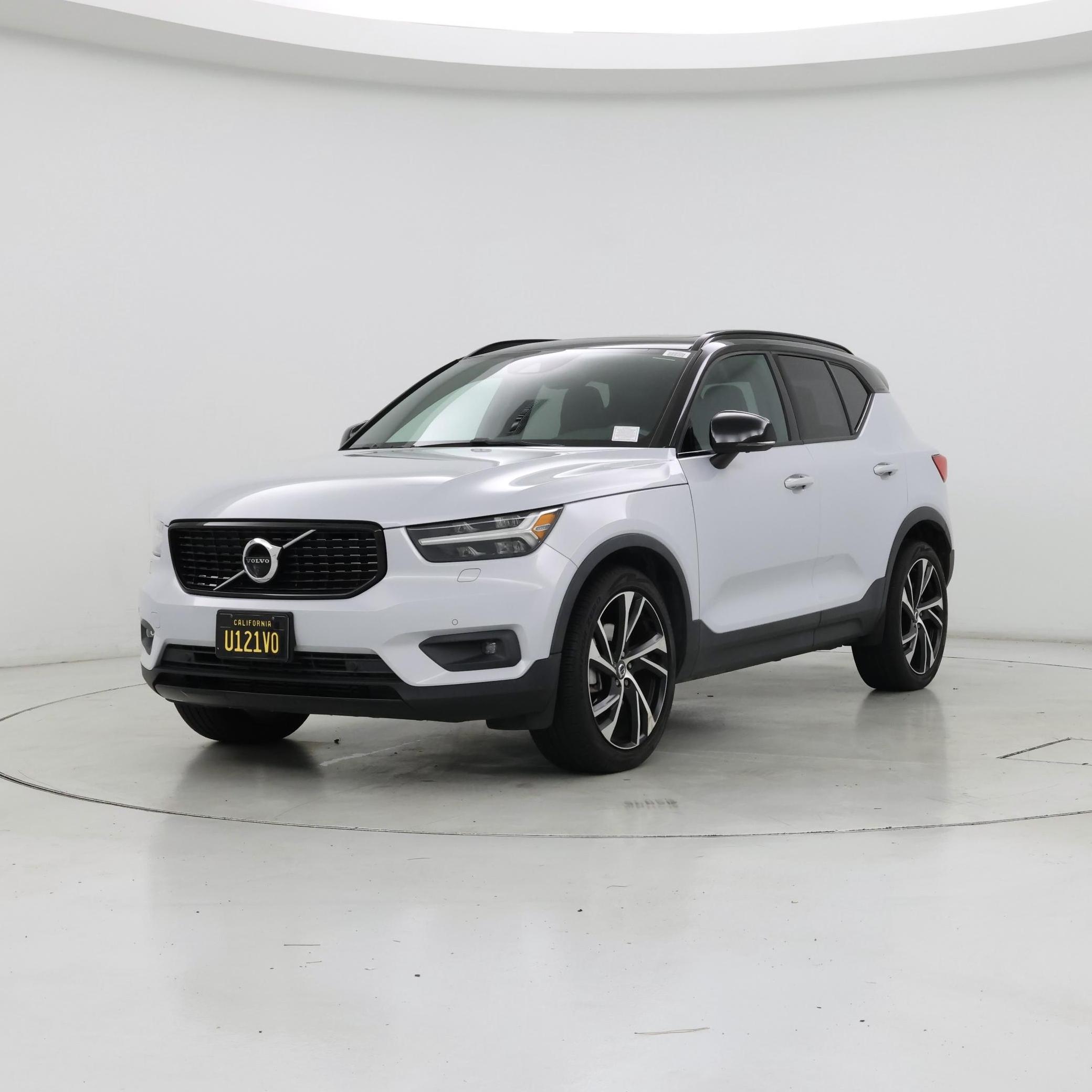 Thumbnail: 2020 Volvo XC40 - 4