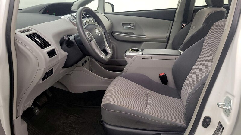 2017 Toyota Prius v Two 11