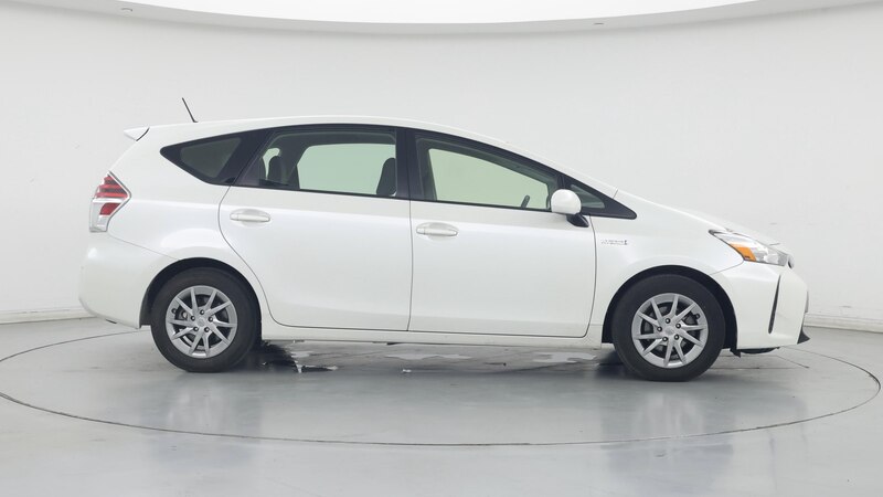 2017 Toyota Prius v Two 7