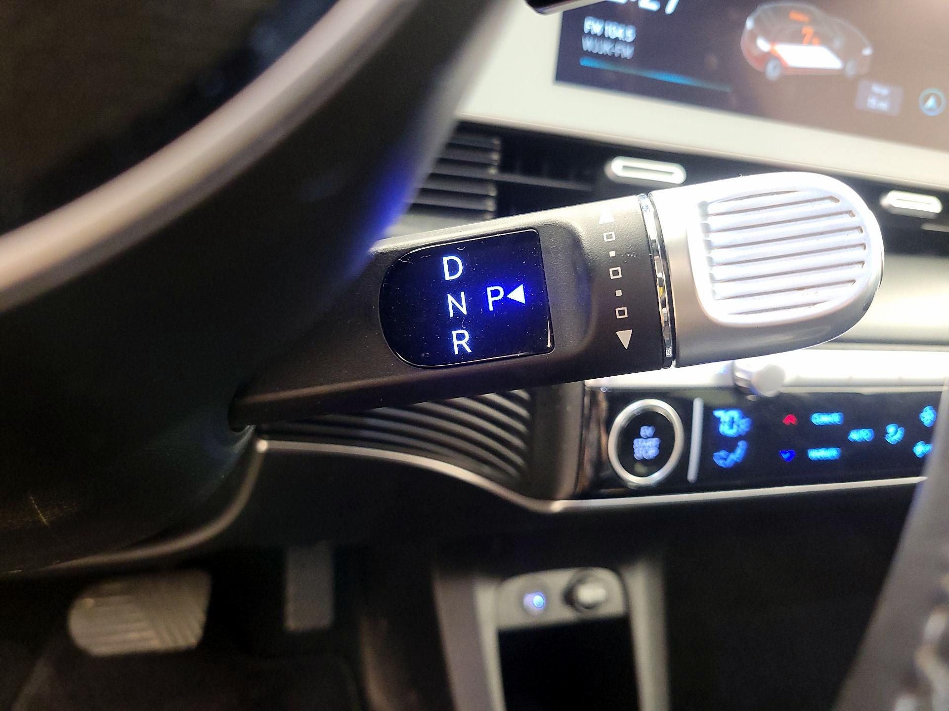 Thumbnail: 2022 Hyundai Ioniq 5 - 18