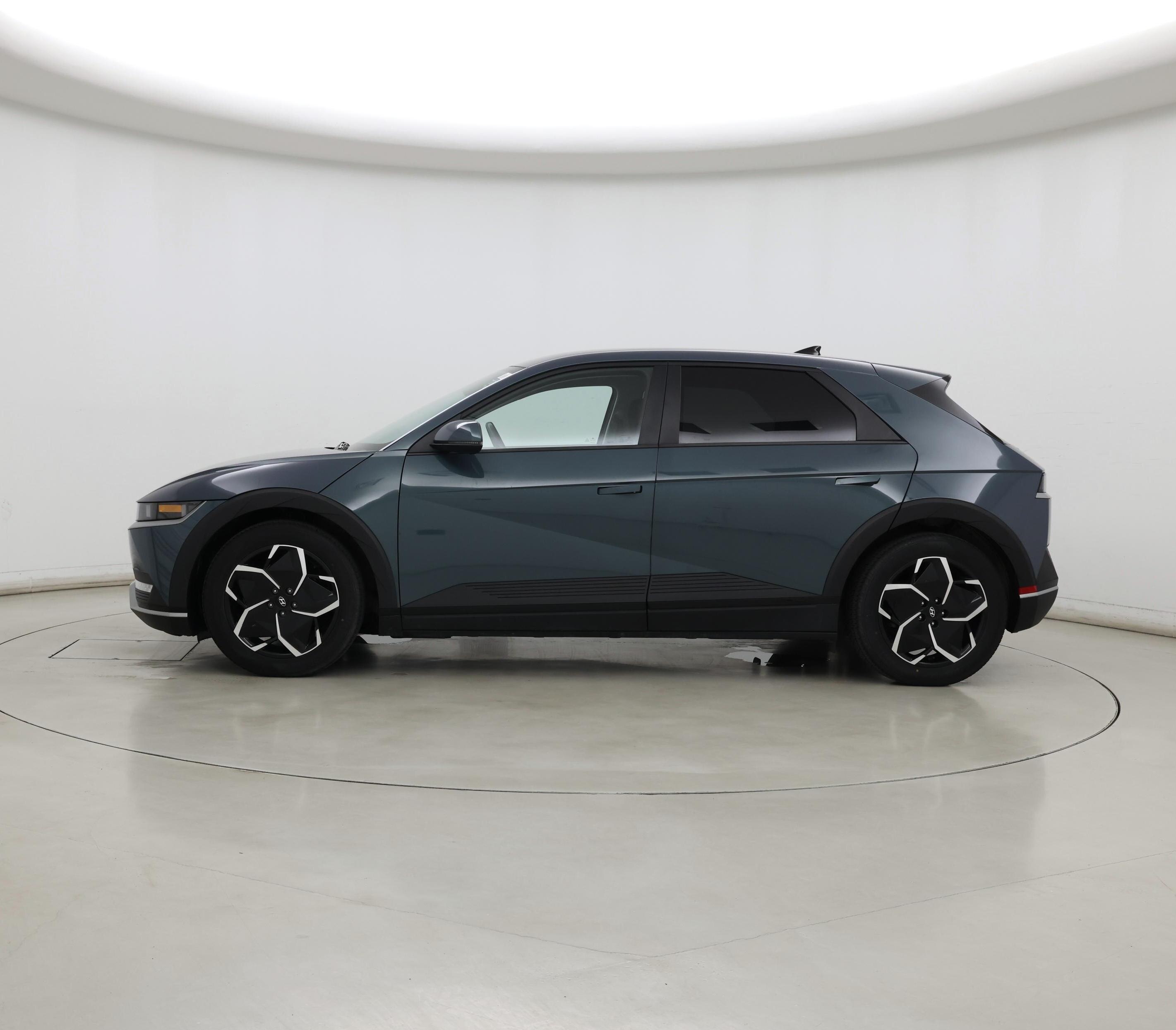 Thumbnail: 2022 Hyundai Ioniq 5 - 3