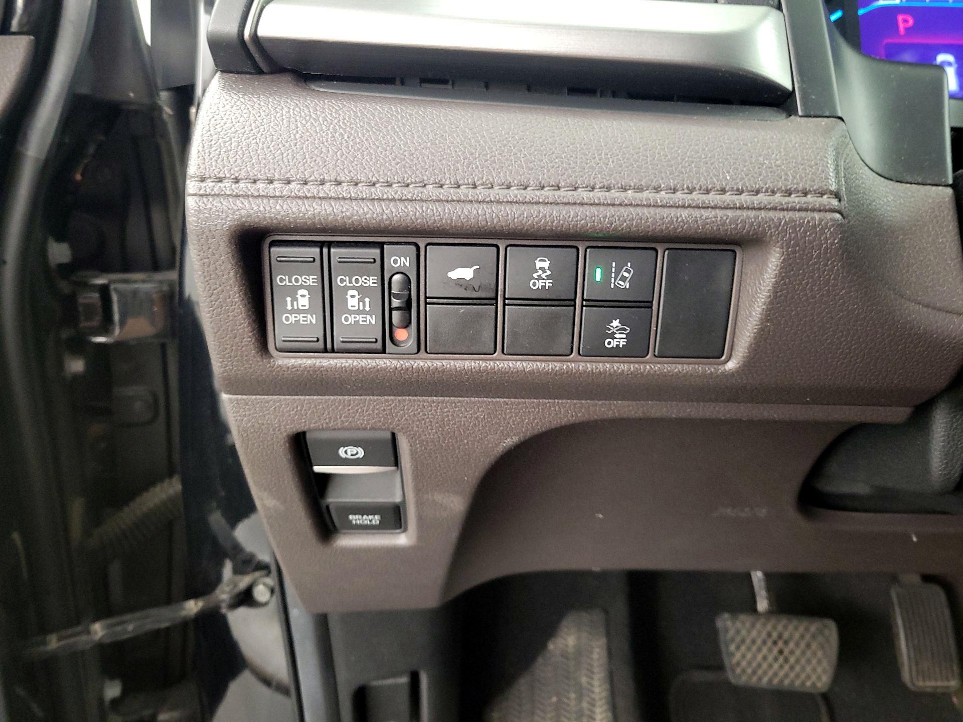Thumbnail: 2019 Honda Odyssey - 13