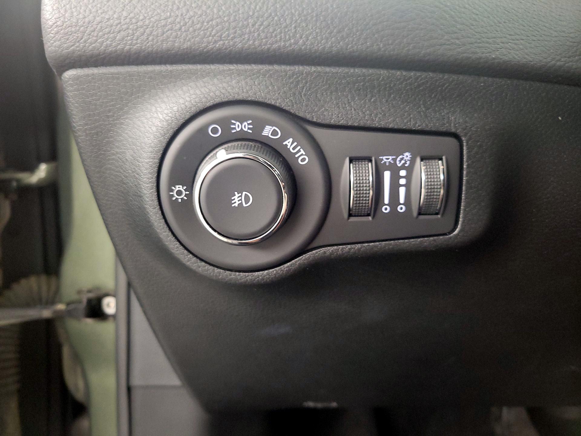 Thumbnail: 2018 Jeep Compass - 13