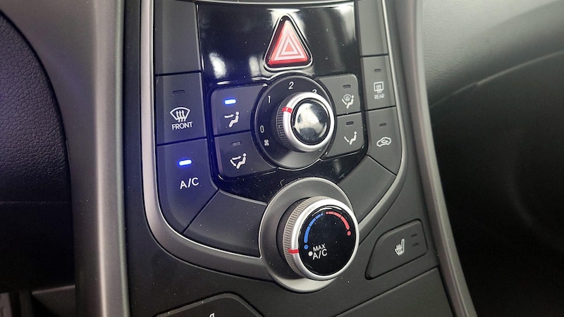 2016 Hyundai Elantra Value Edition 16