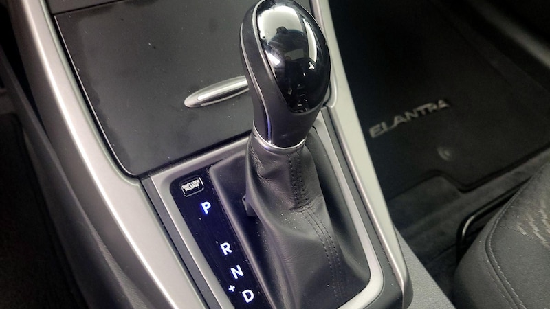 2016 Hyundai Elantra Value Edition 17