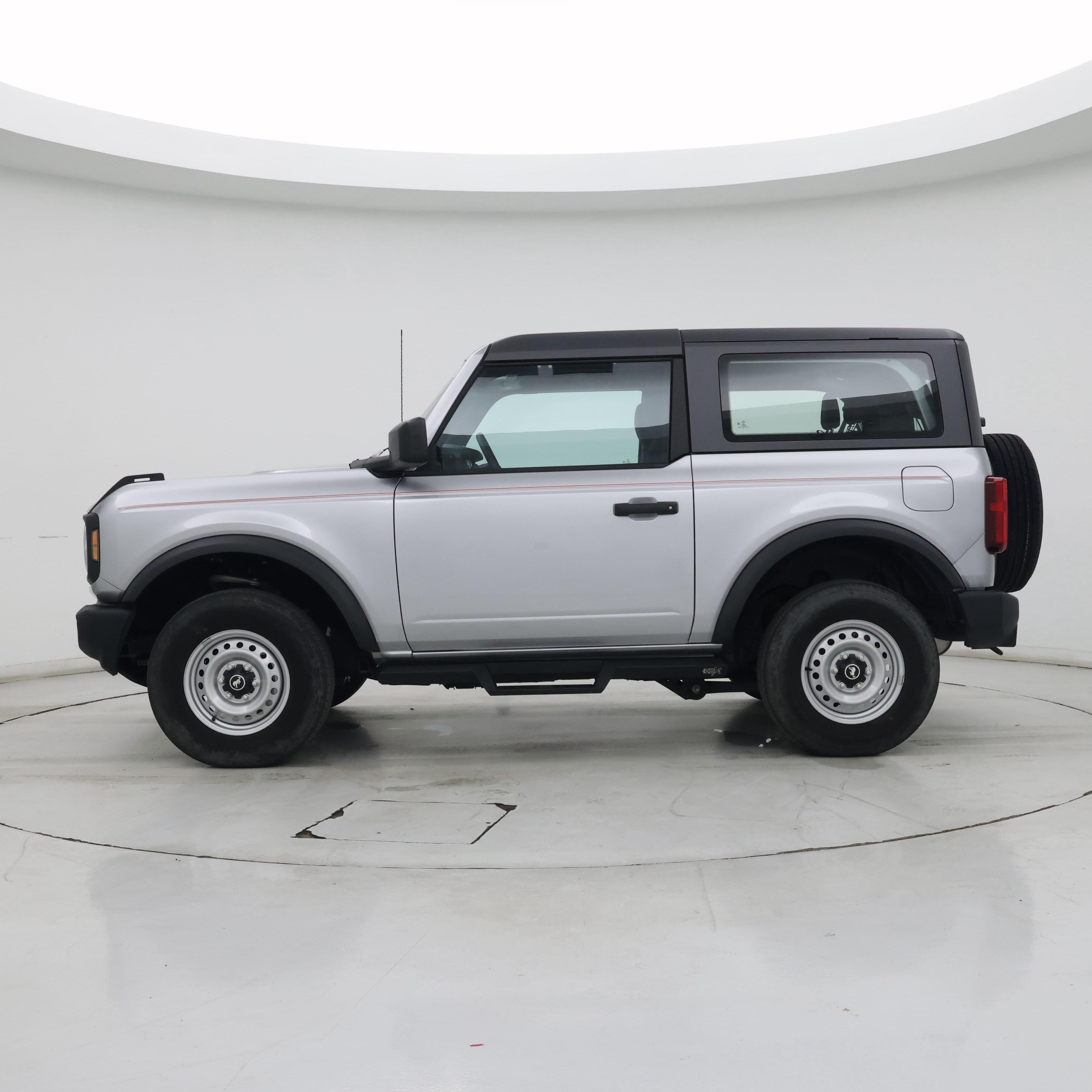 Thumbnail: 2022 Ford Bronco - 3