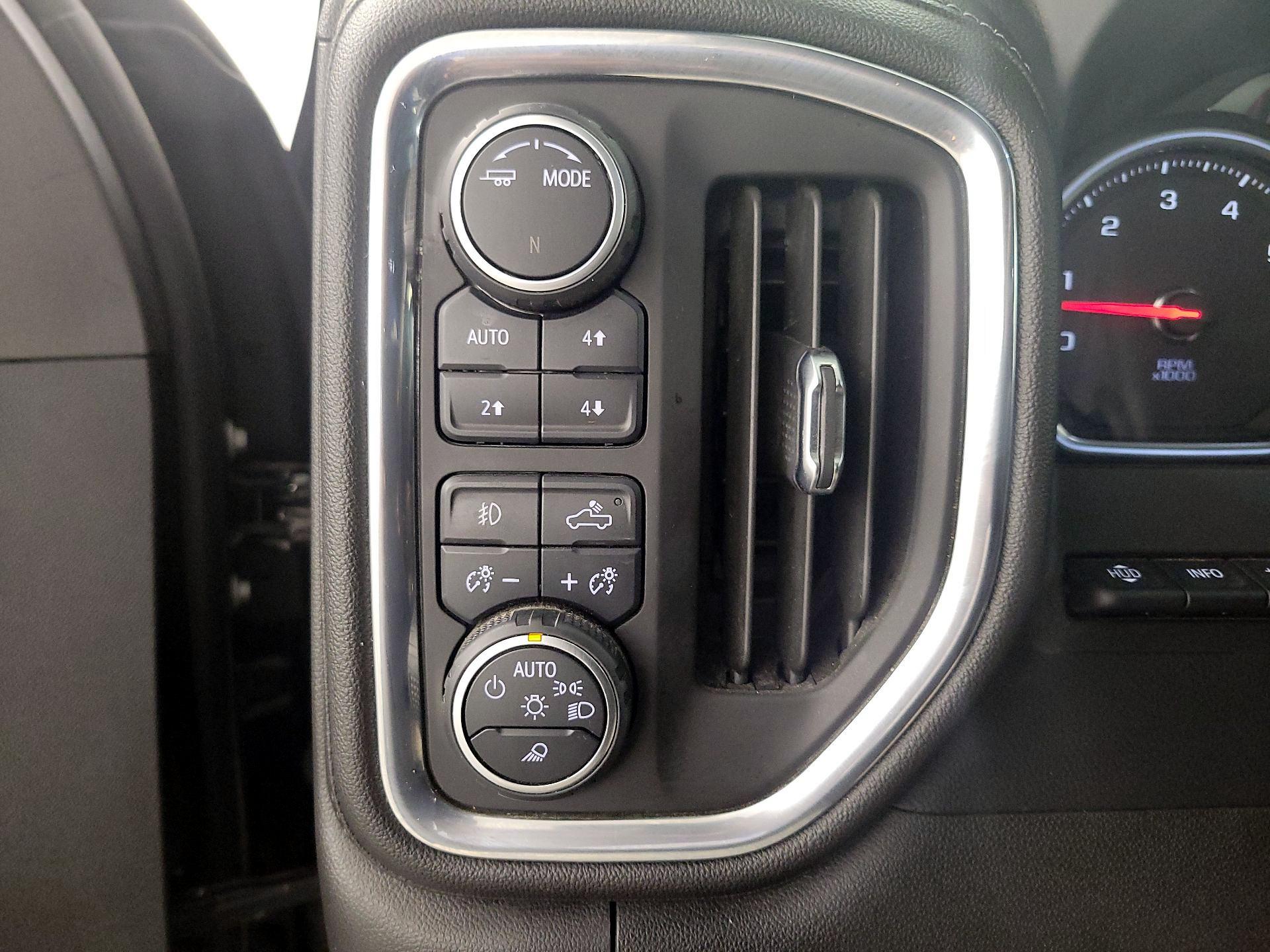 Thumbnail: 2021 Chevrolet Silverado 2500 - 13