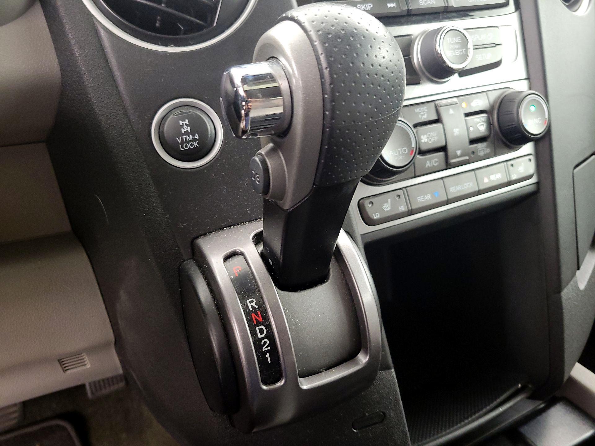 Thumbnail: 2015 Honda Pilot - 17