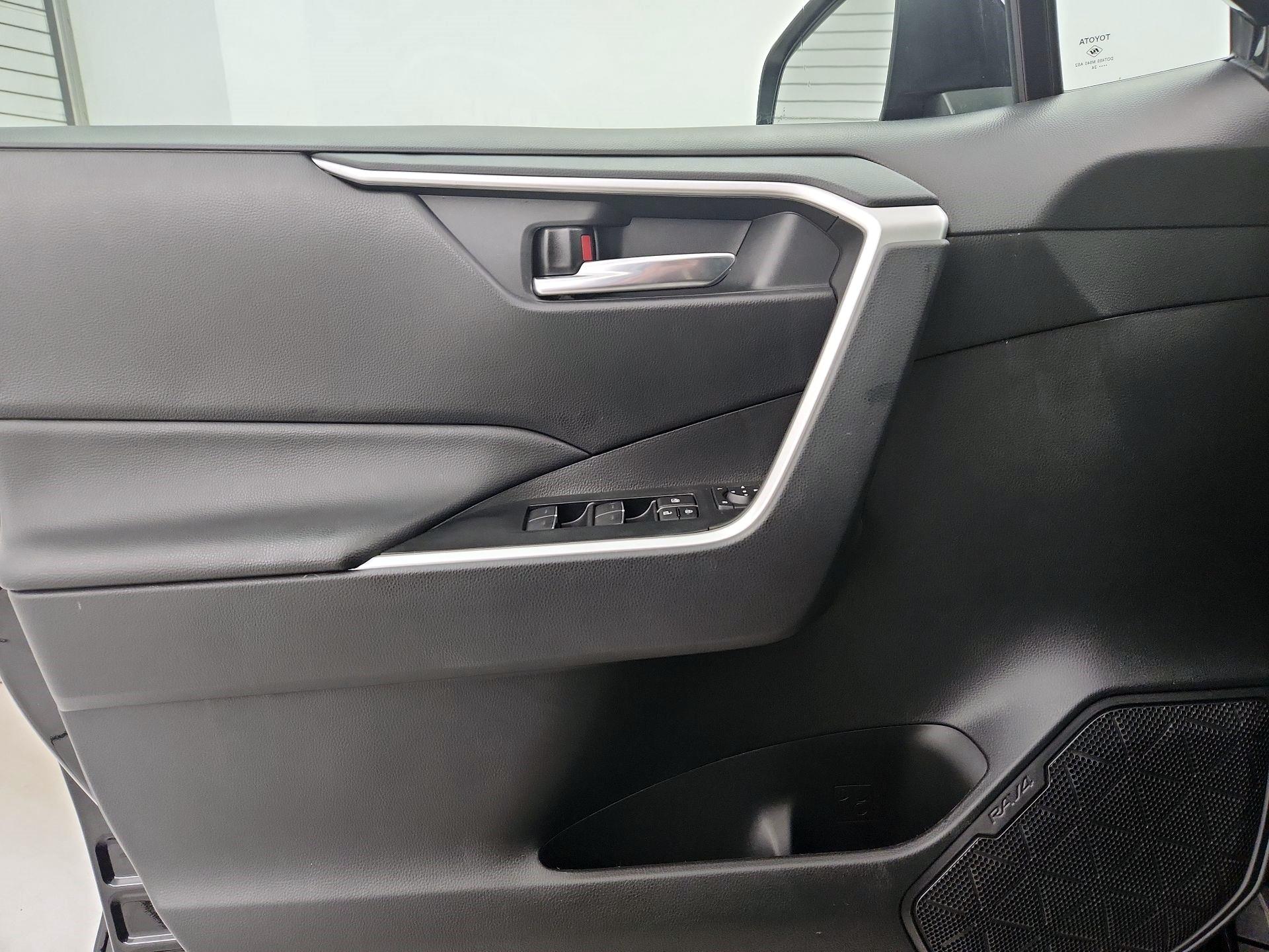 Thumbnail: 2024 Toyota RAV4 - 12