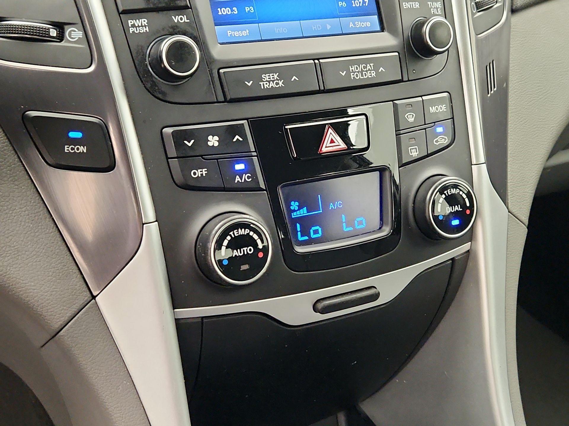 Thumbnail: 2014 Hyundai Sonata - 16