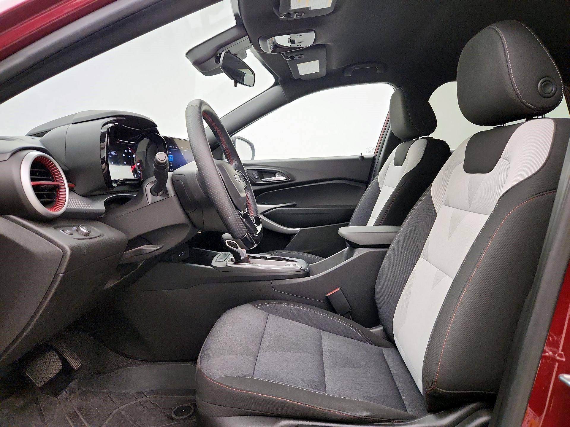 Thumbnail: 2024 Chevrolet Trax - 11