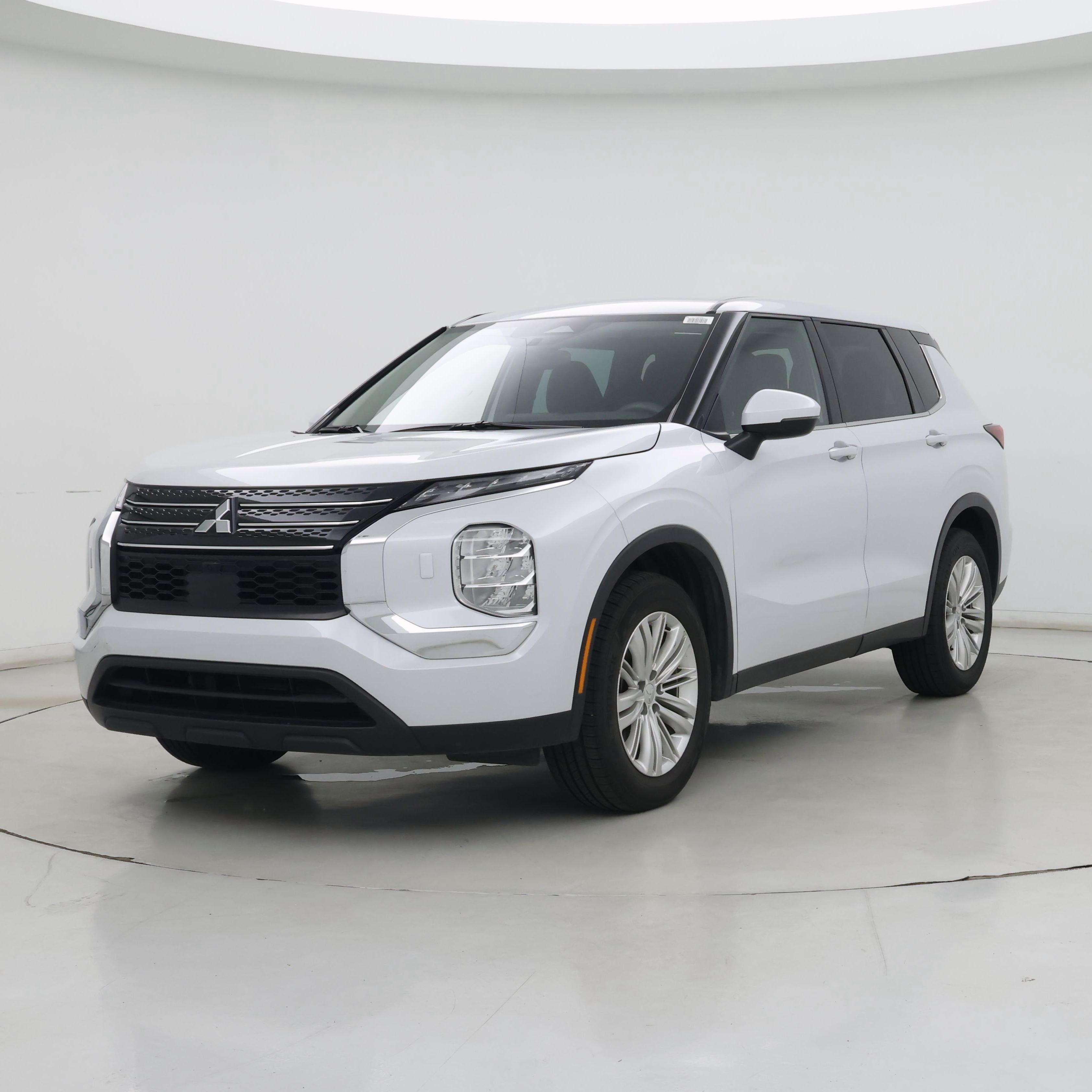 Thumbnail: 2023 Mitsubishi Outlander - 4