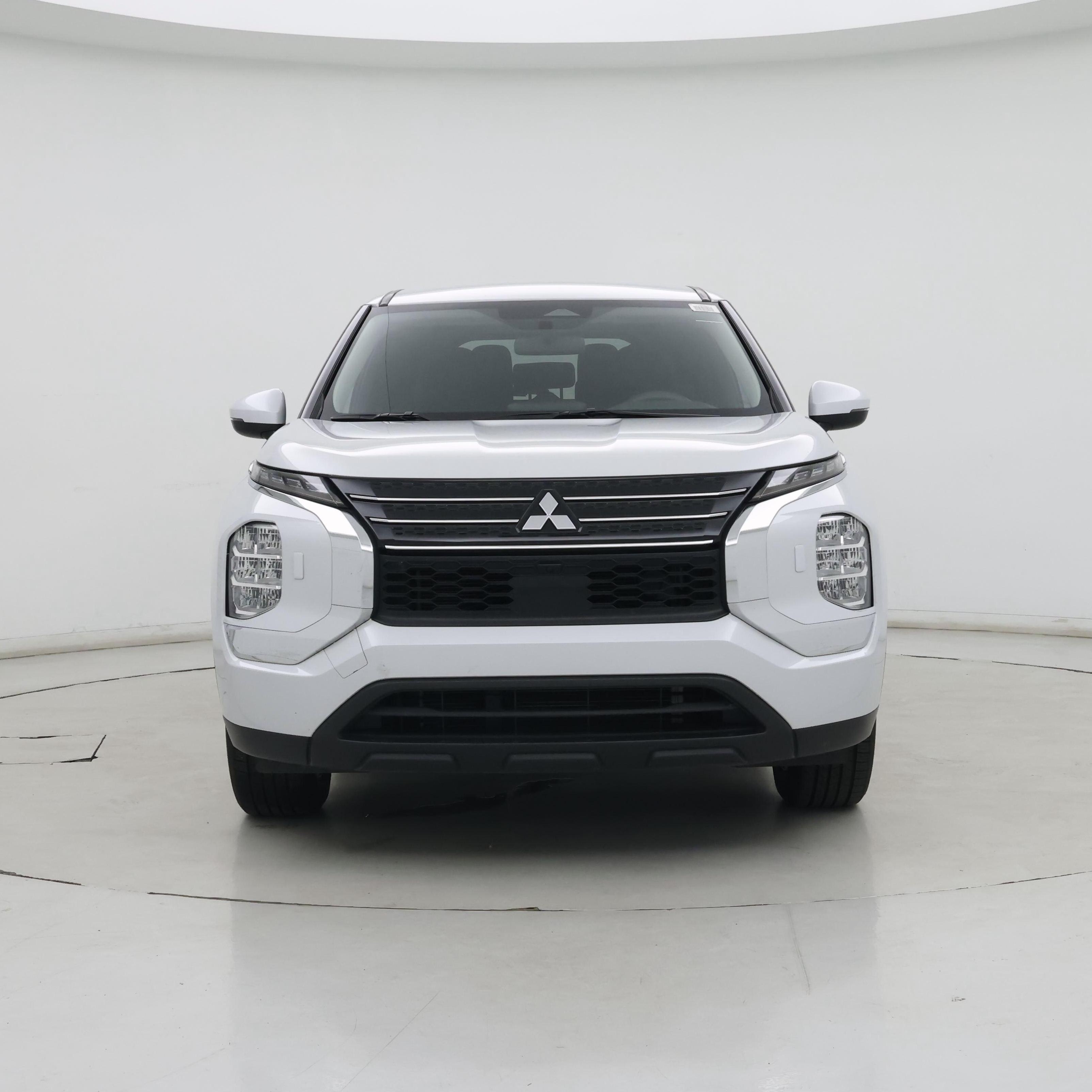Thumbnail: 2023 Mitsubishi Outlander - 5